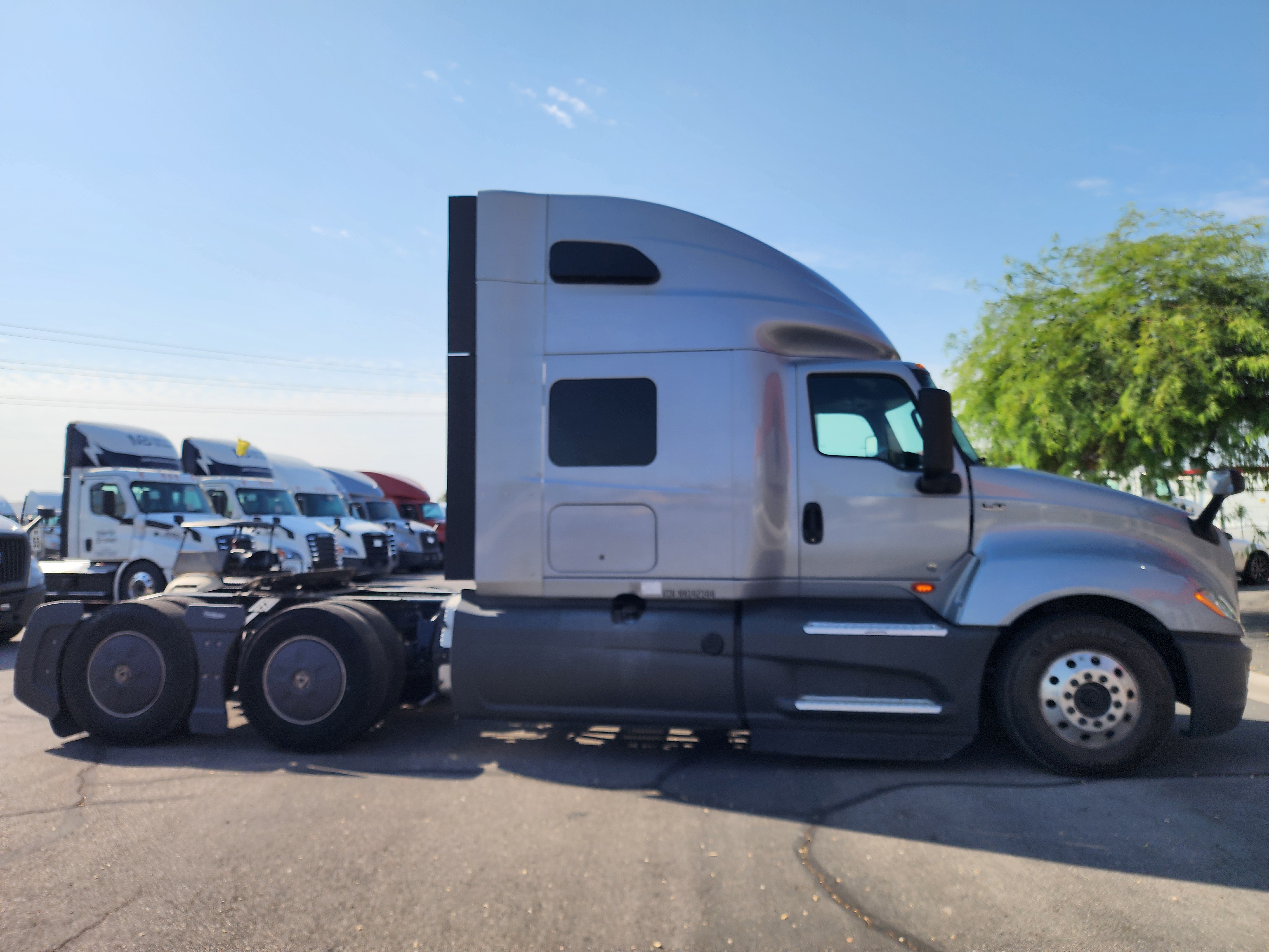 2022 INTERNATIONAL LT625 - image 4