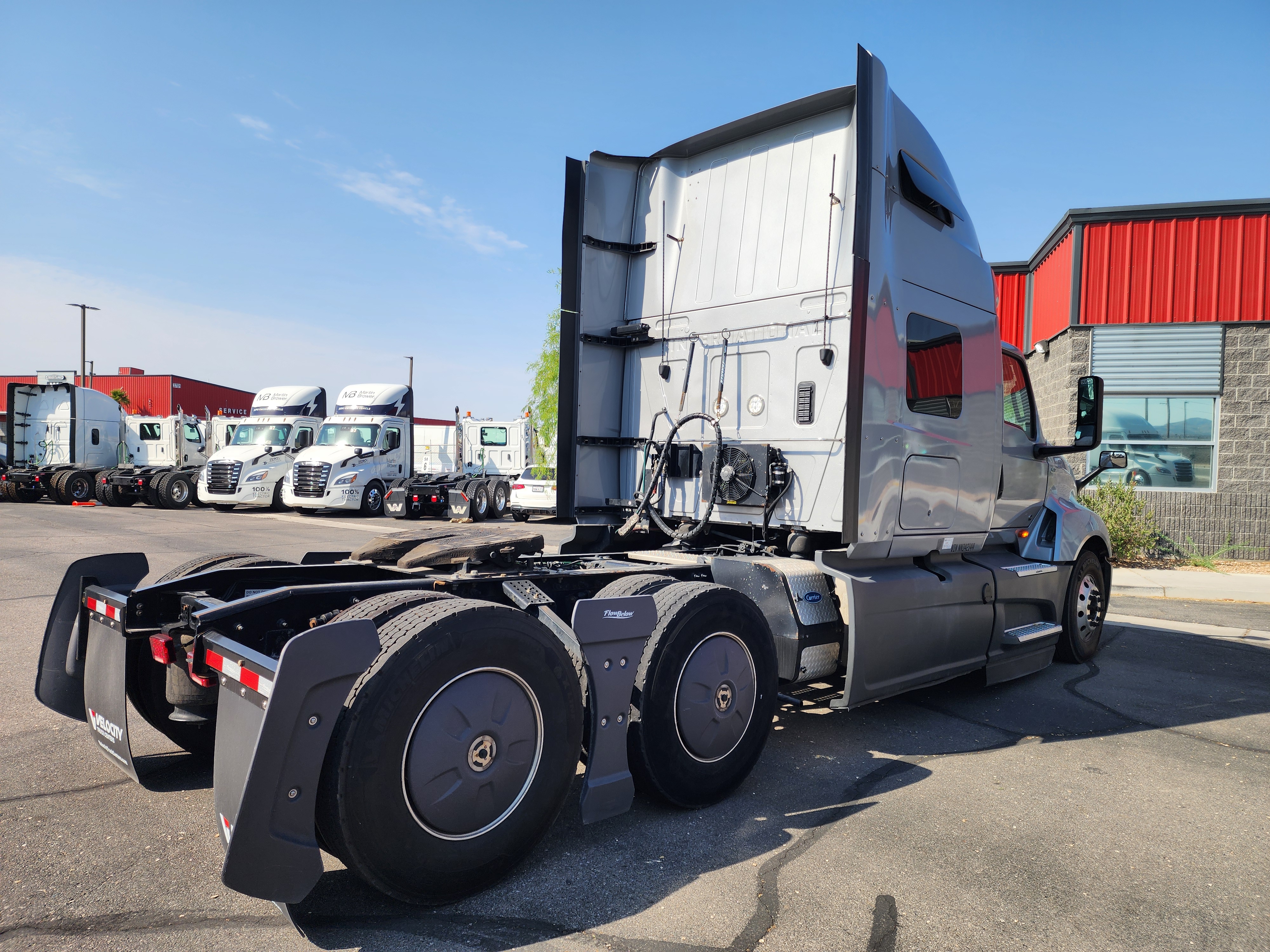 2022 INTERNATIONAL LT625 - image 5