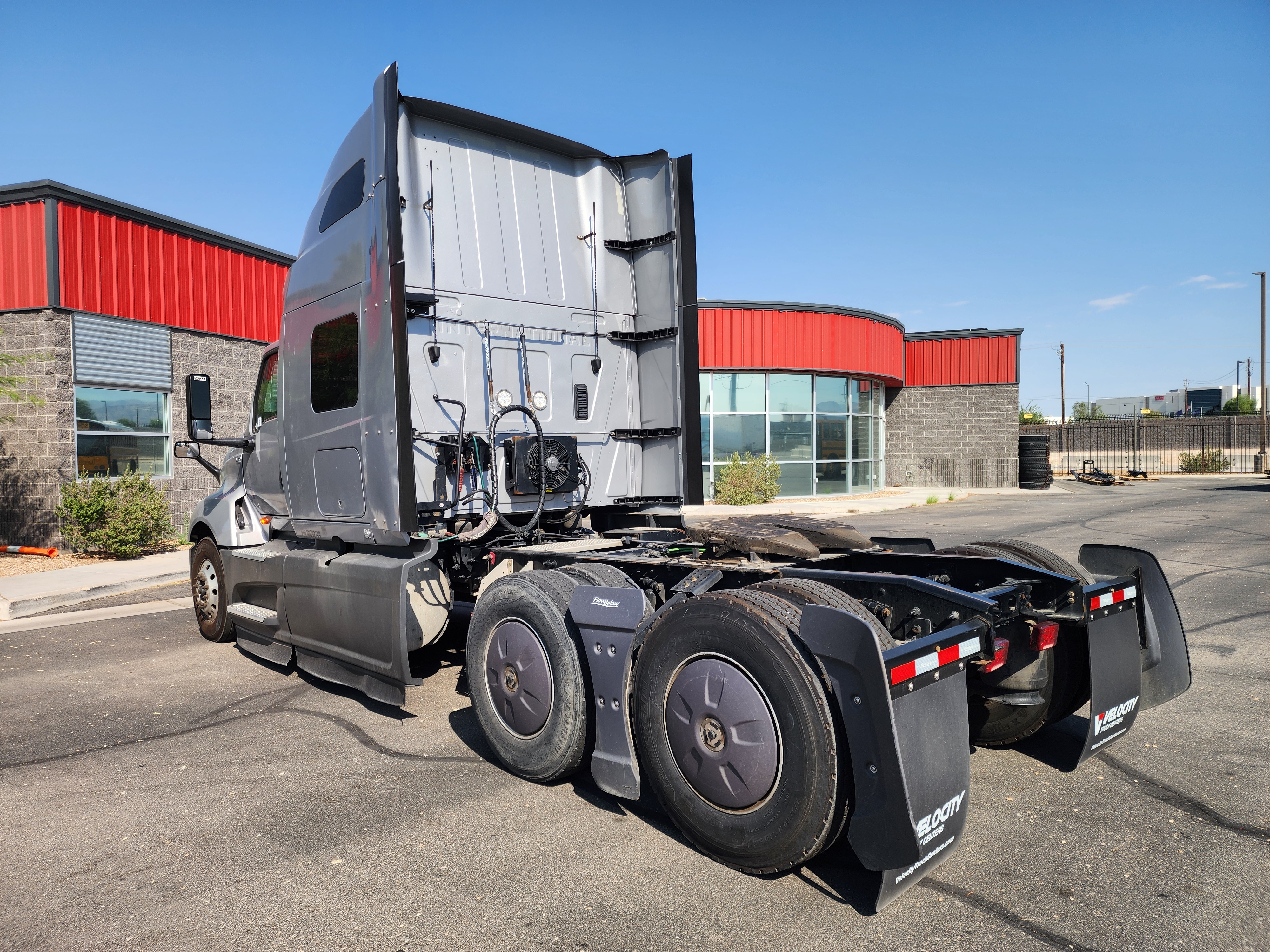 2022 INTERNATIONAL LT625 - image 7