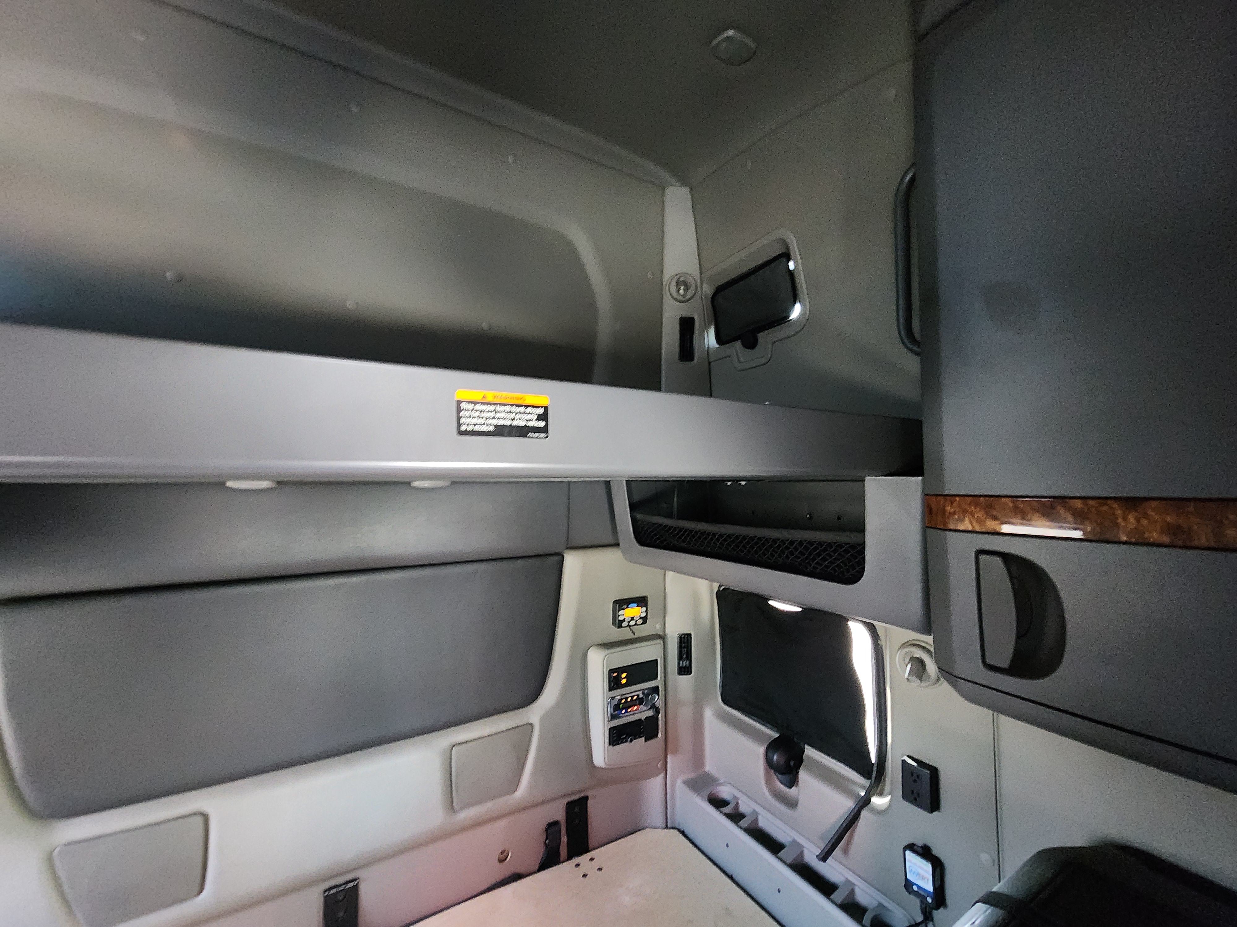 2022 INTERNATIONAL LT625 - image 11