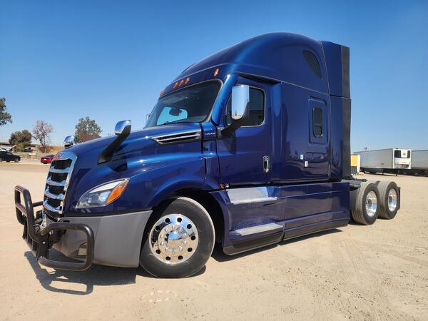 FREIGHTLINER CASCADIA 126SLP 