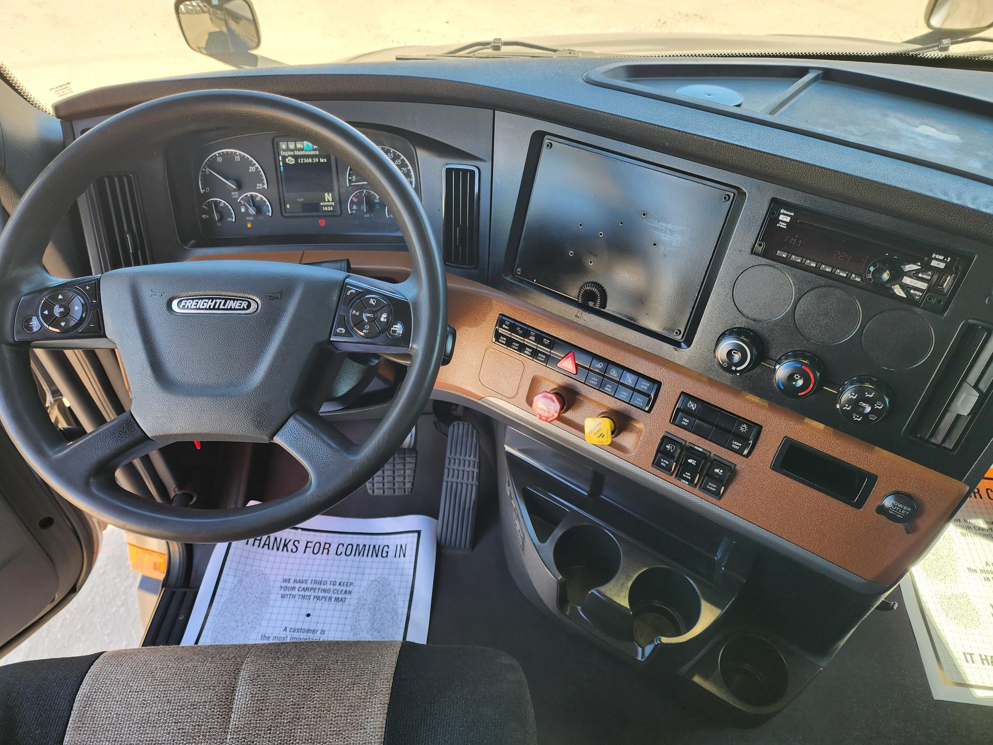 2021 FREIGHTLINER CASCADIA 126SLP - image 18