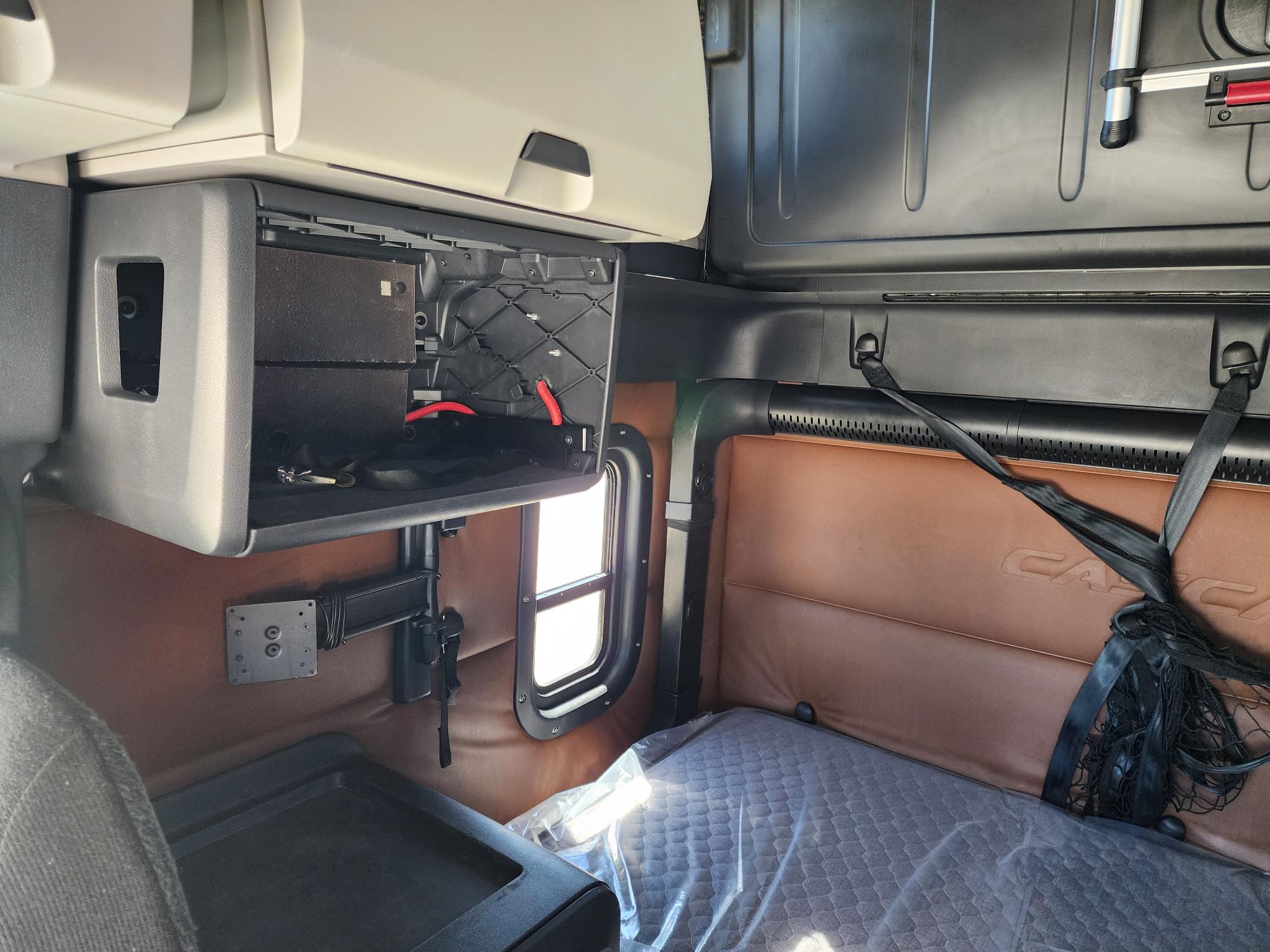 2021 FREIGHTLINER CASCADIA 126SLP - image 20