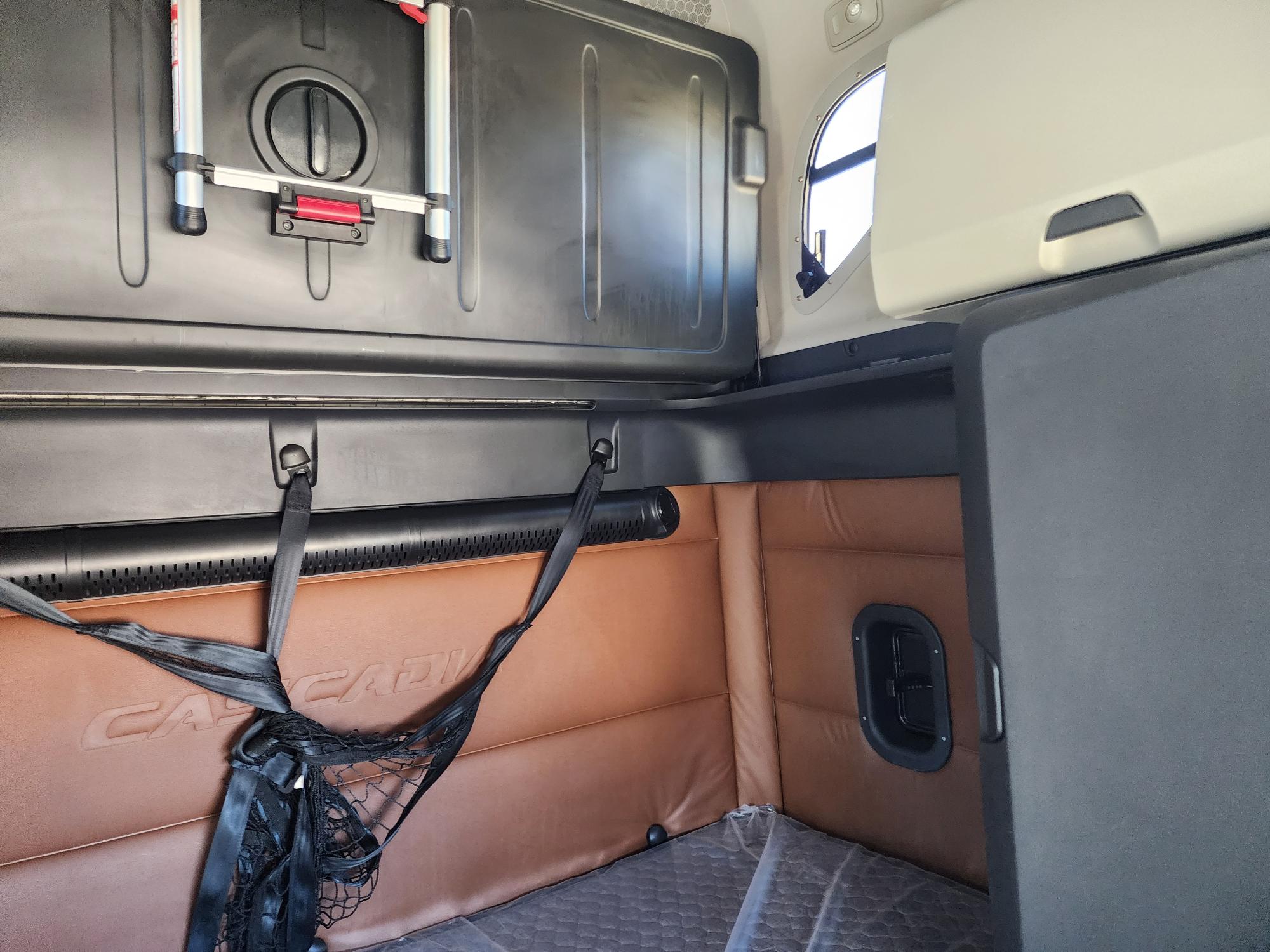 2021 FREIGHTLINER CASCADIA 126SLP - image 22