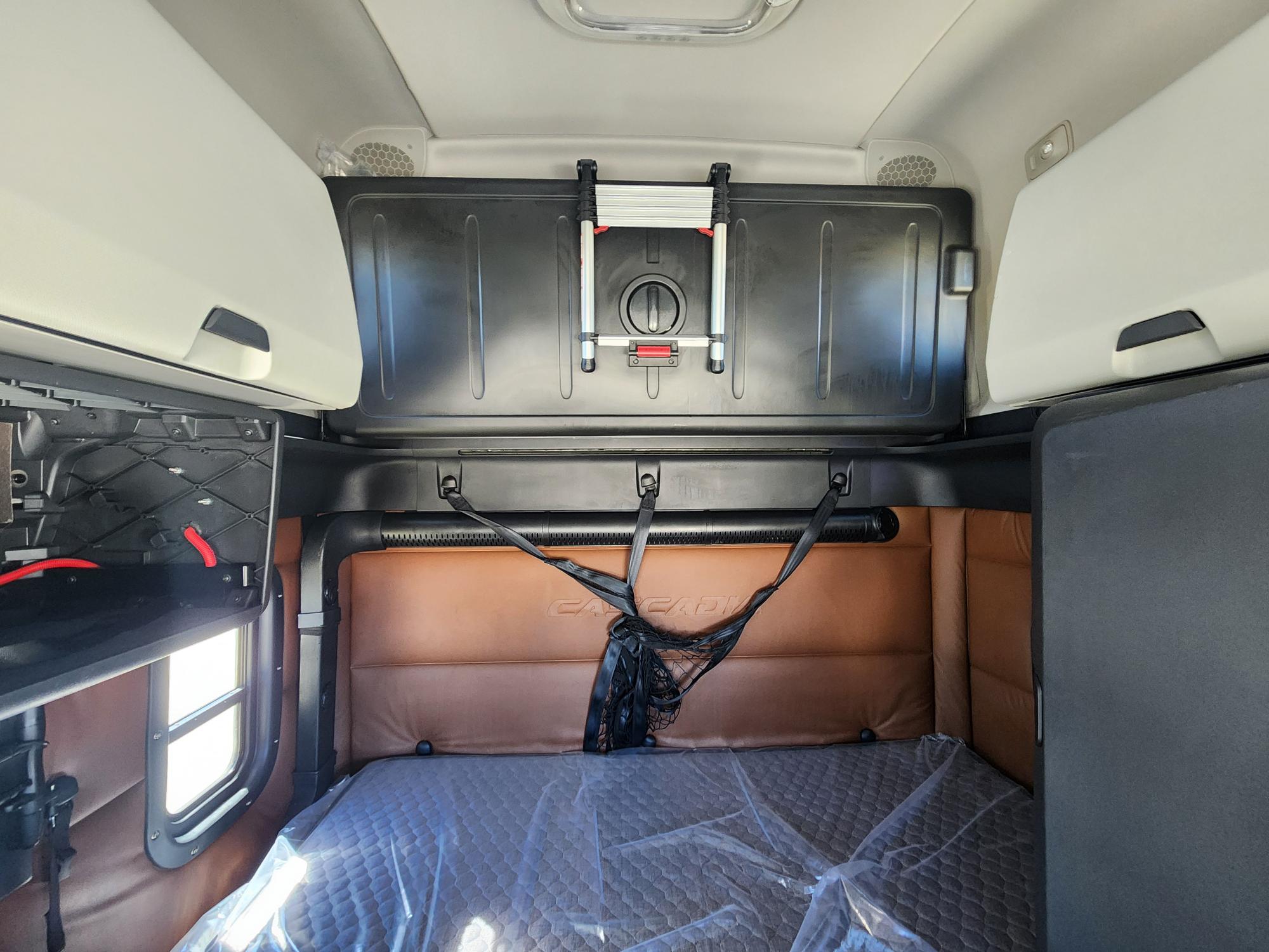 2021 FREIGHTLINER CASCADIA 126SLP - image 21