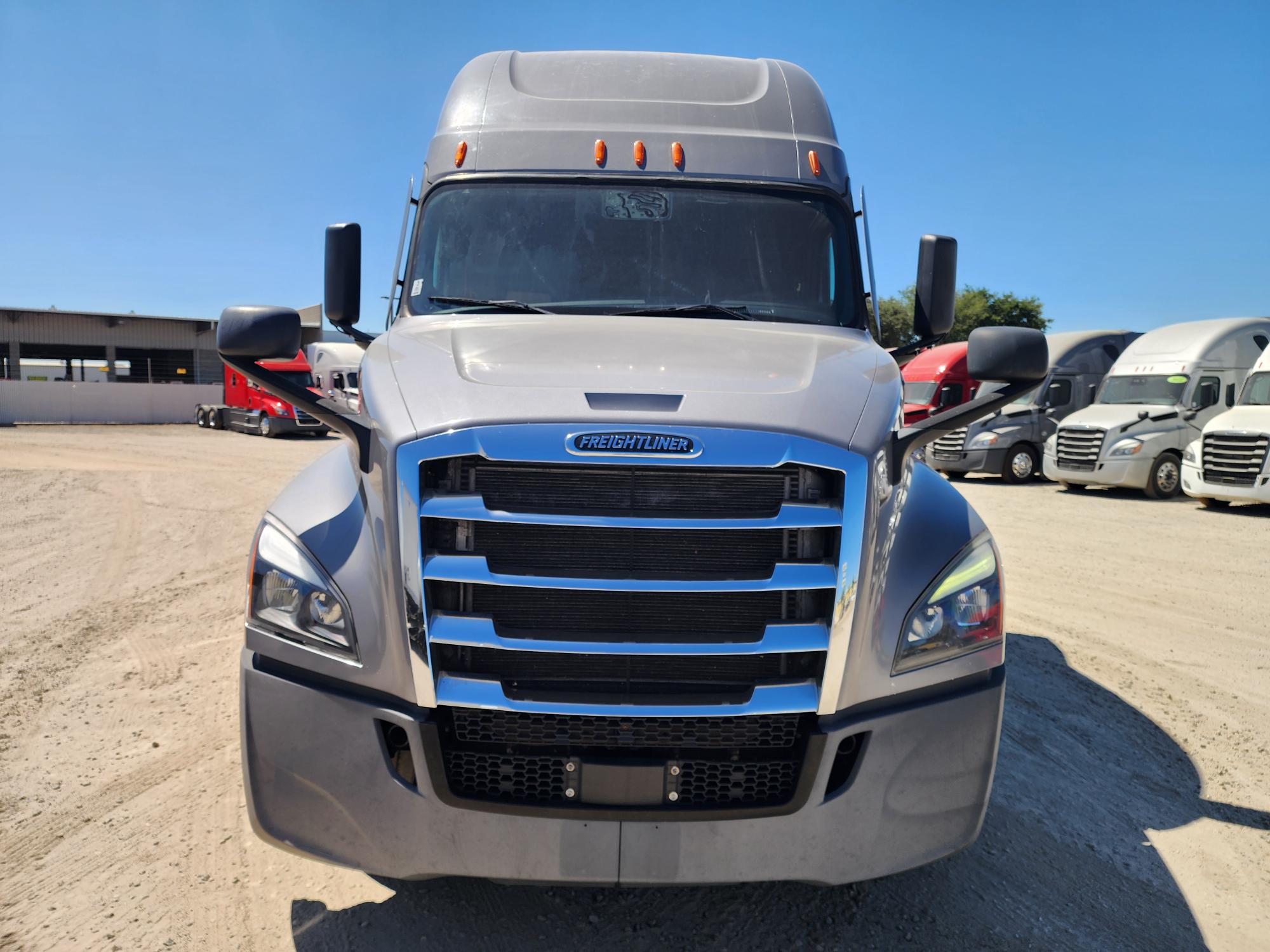 2021 FREIGHTLINER CASCADIA 126SLP - image 2