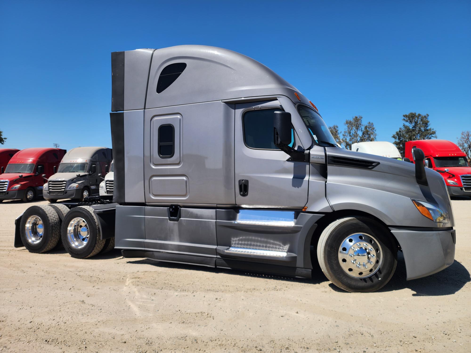 2021 FREIGHTLINER CASCADIA 126SLP - image 7
