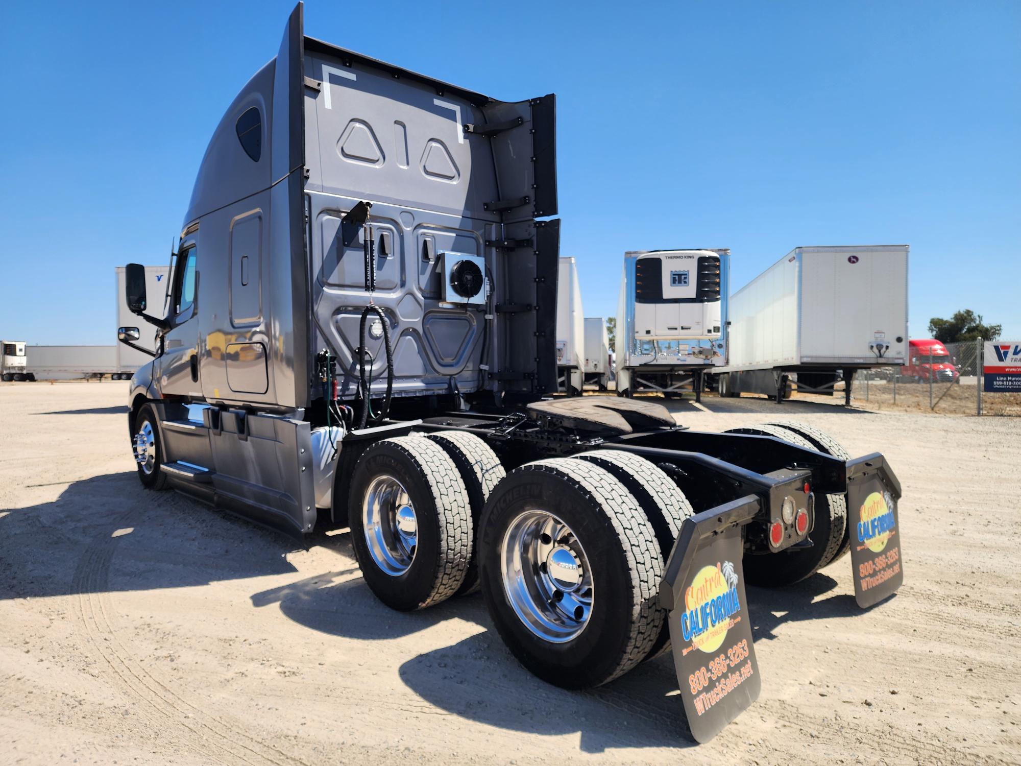 2021 FREIGHTLINER CASCADIA 126SLP - image 4