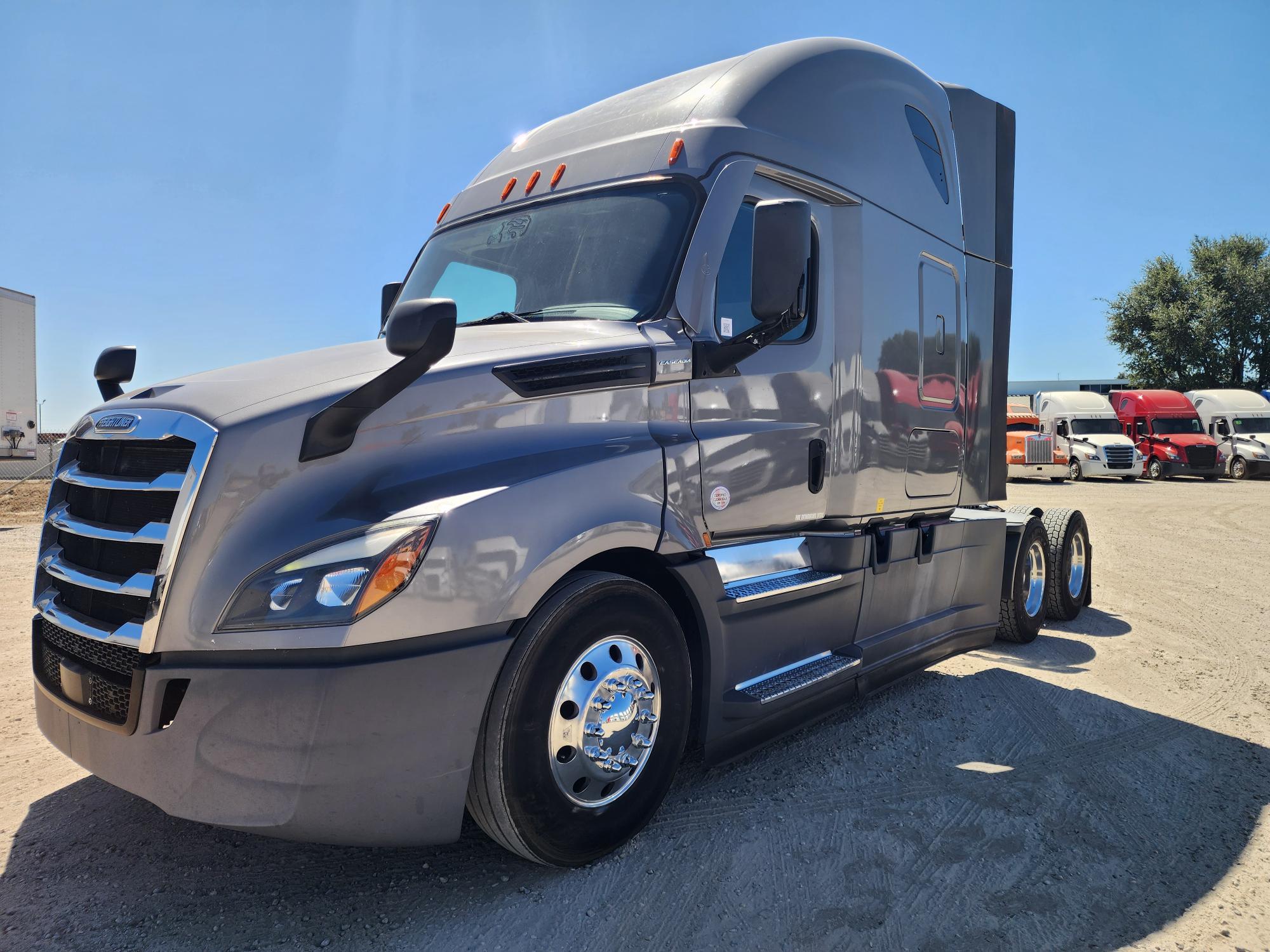 2021 FREIGHTLINER CASCADIA 126SLP - image 1