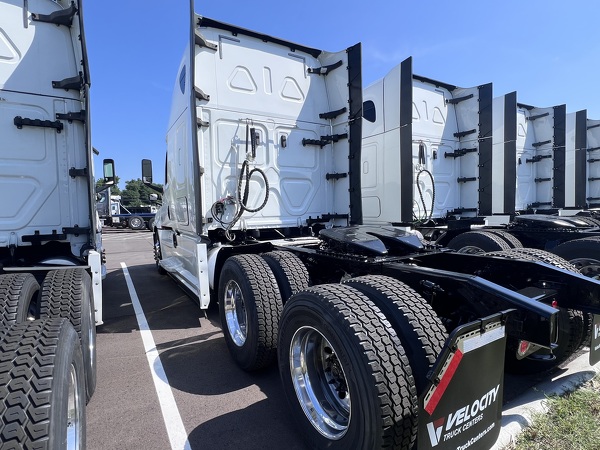 FREIGHTLINER CASCADIA 126SLP 2020