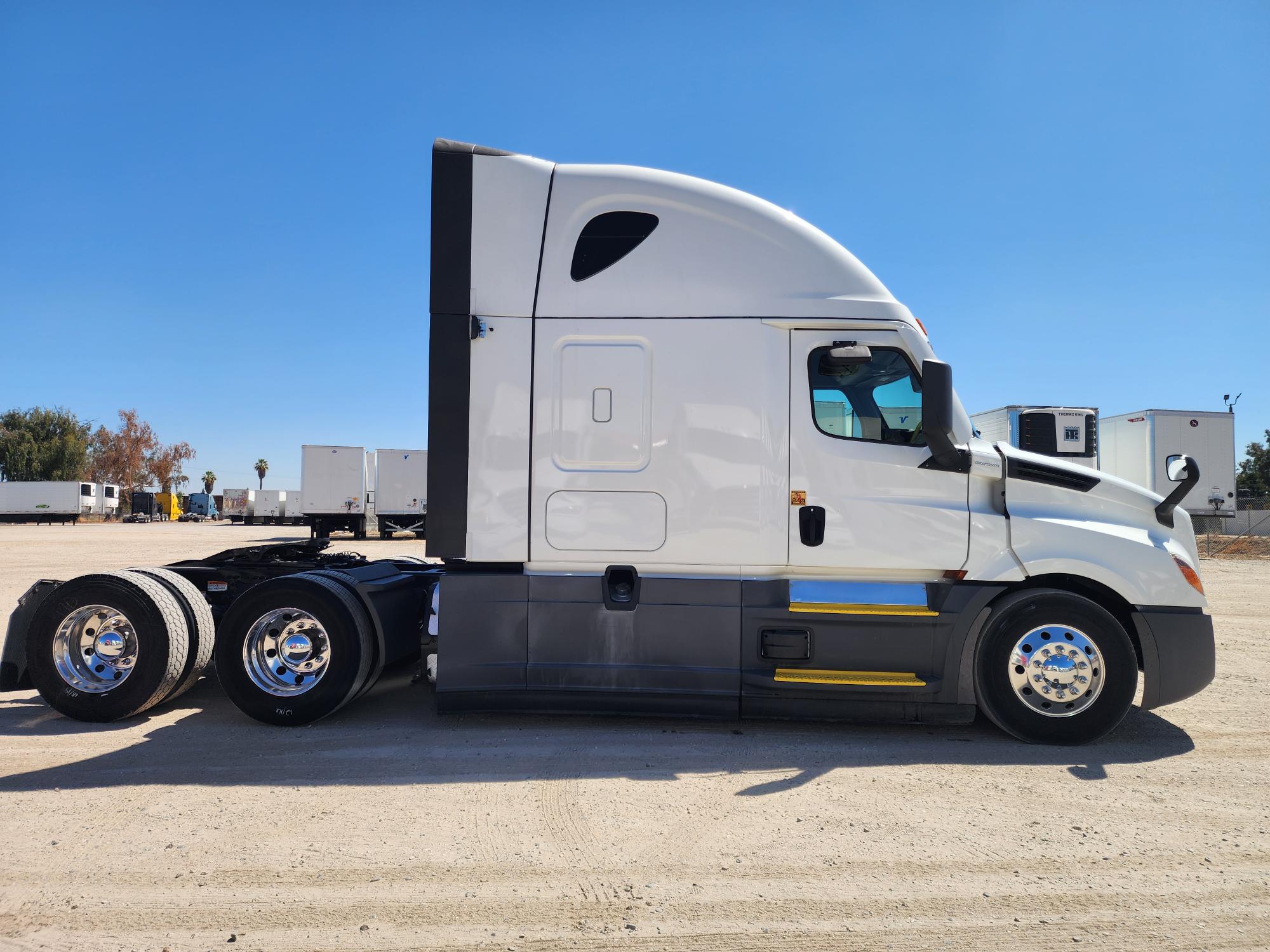 2021 FREIGHTLINER CASCADIA 126SLP - image 7