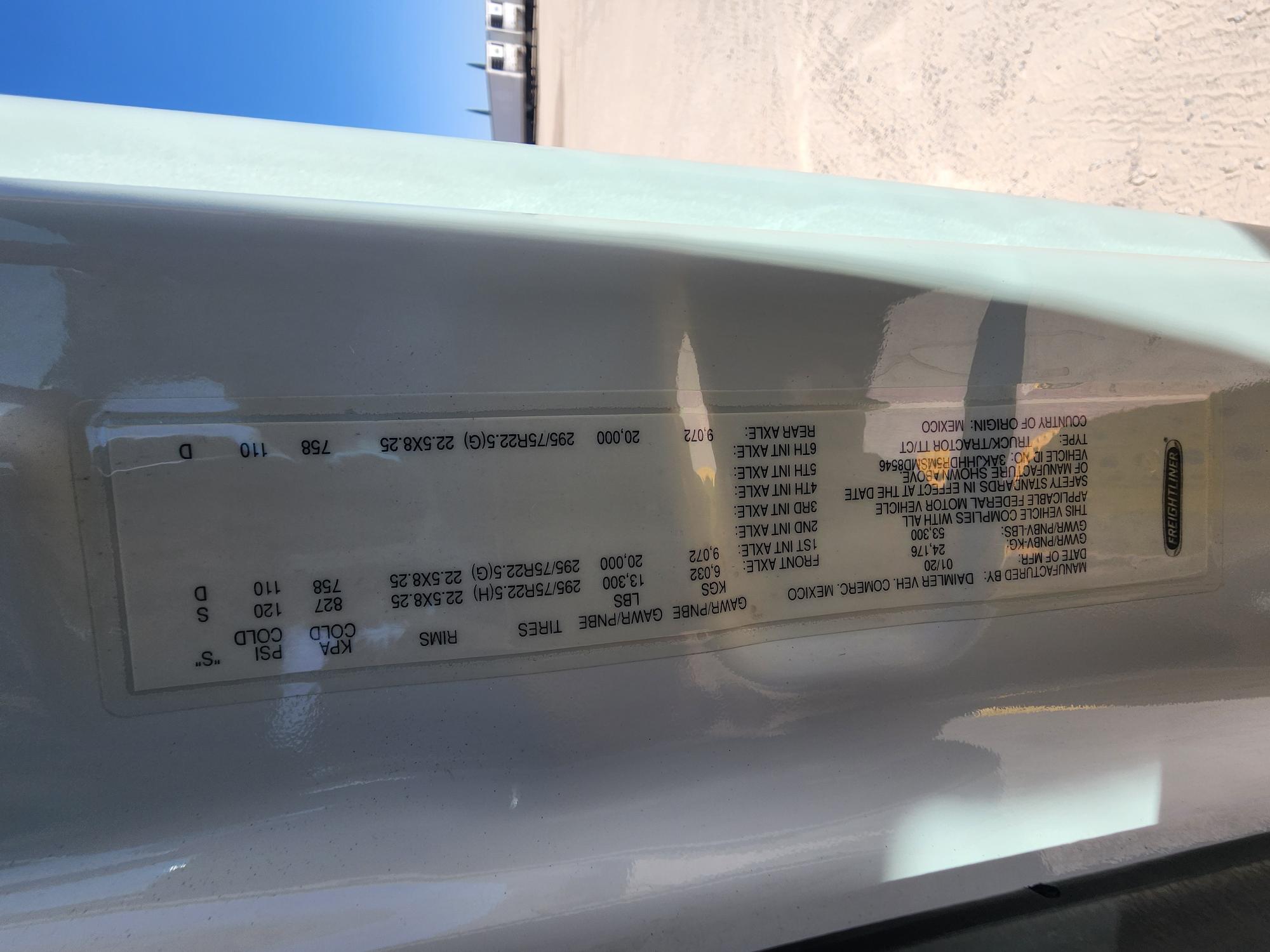 2021 FREIGHTLINER CASCADIA 126SLP - image 25