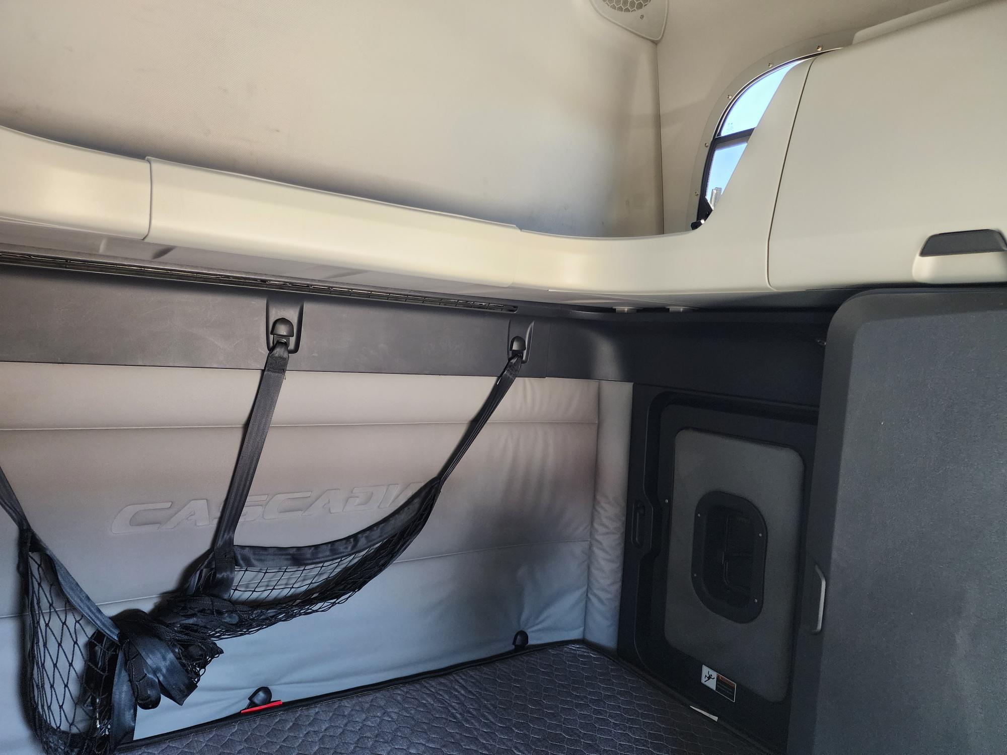 2021 FREIGHTLINER CASCADIA 126SLP - image 20