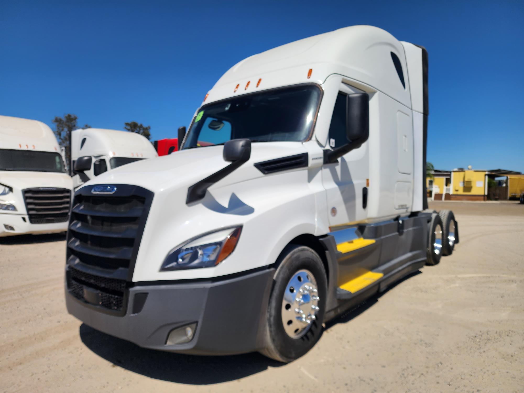 2021 FREIGHTLINER CASCADIA 126SLP - image 1
