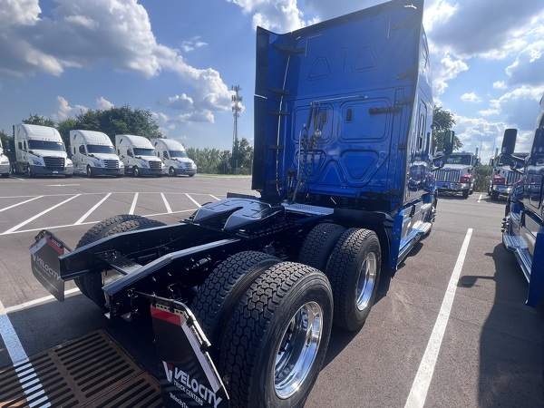 FREIGHTLINER CASCADIA 126SLP 2020