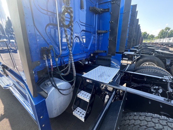 FREIGHTLINER CASCADIA 126SLP 2020
