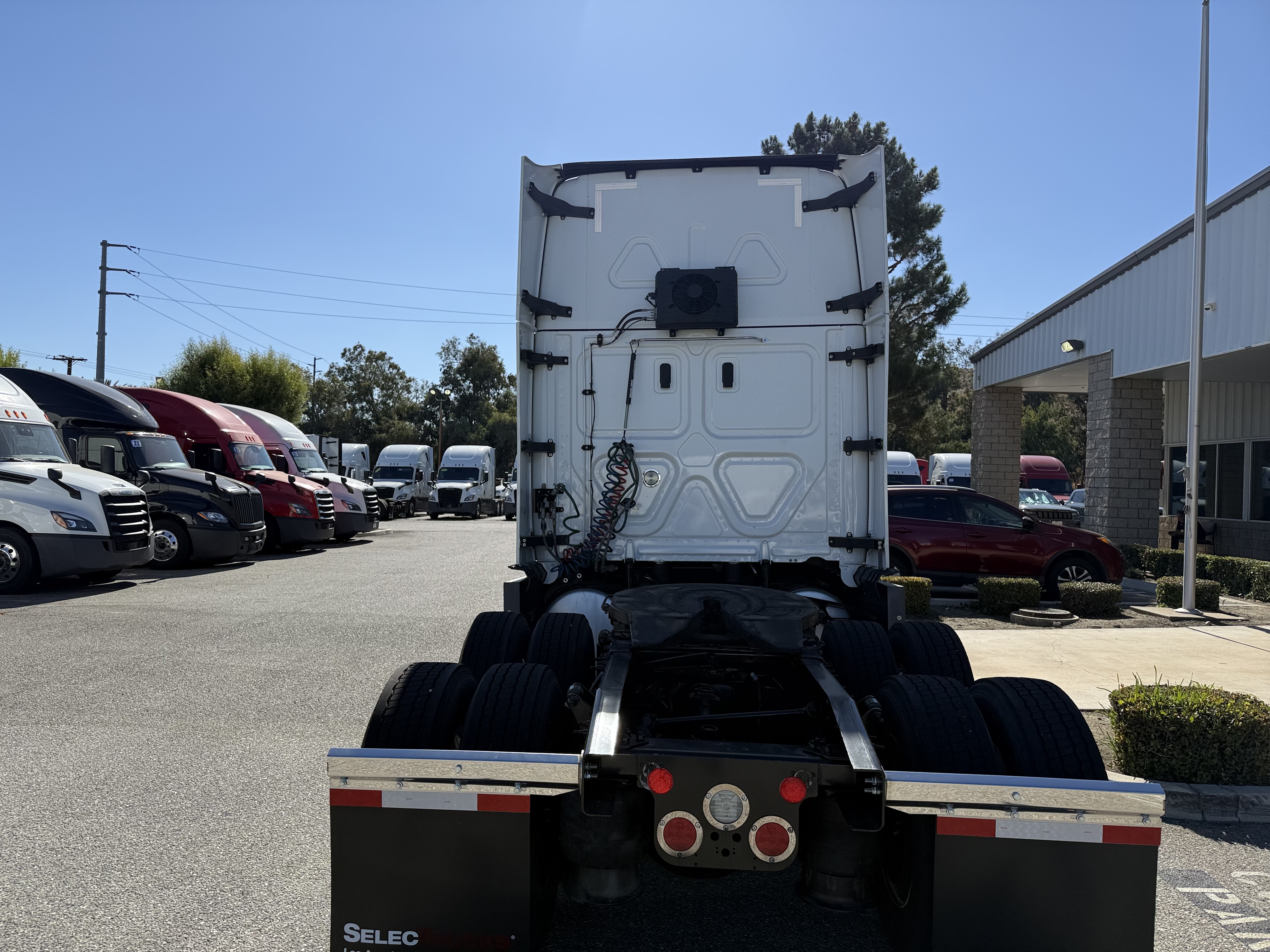 2021 FREIGHTLINER CASCADIA 126SLP - image 5