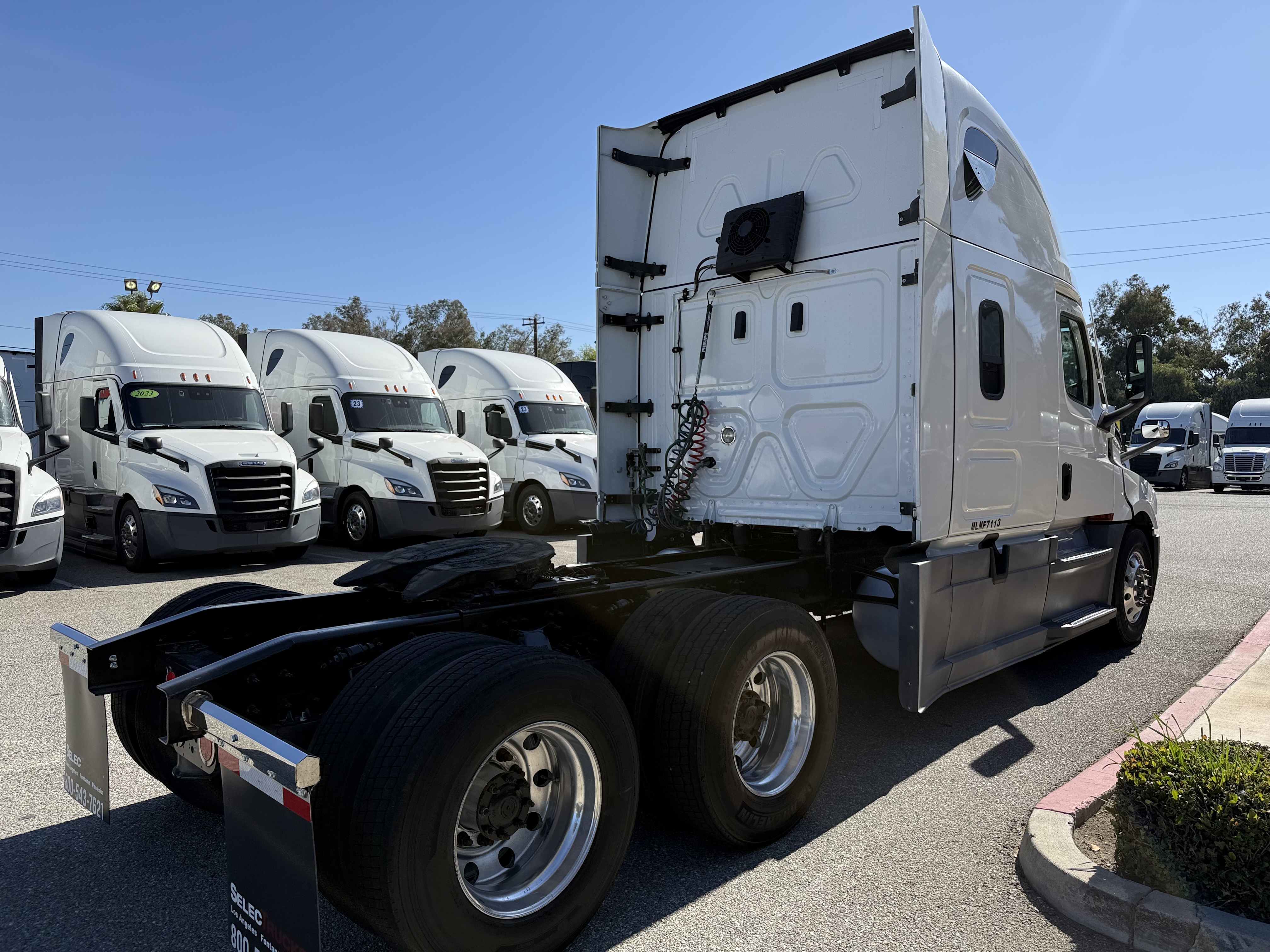 2021 FREIGHTLINER CASCADIA 126SLP - image 7