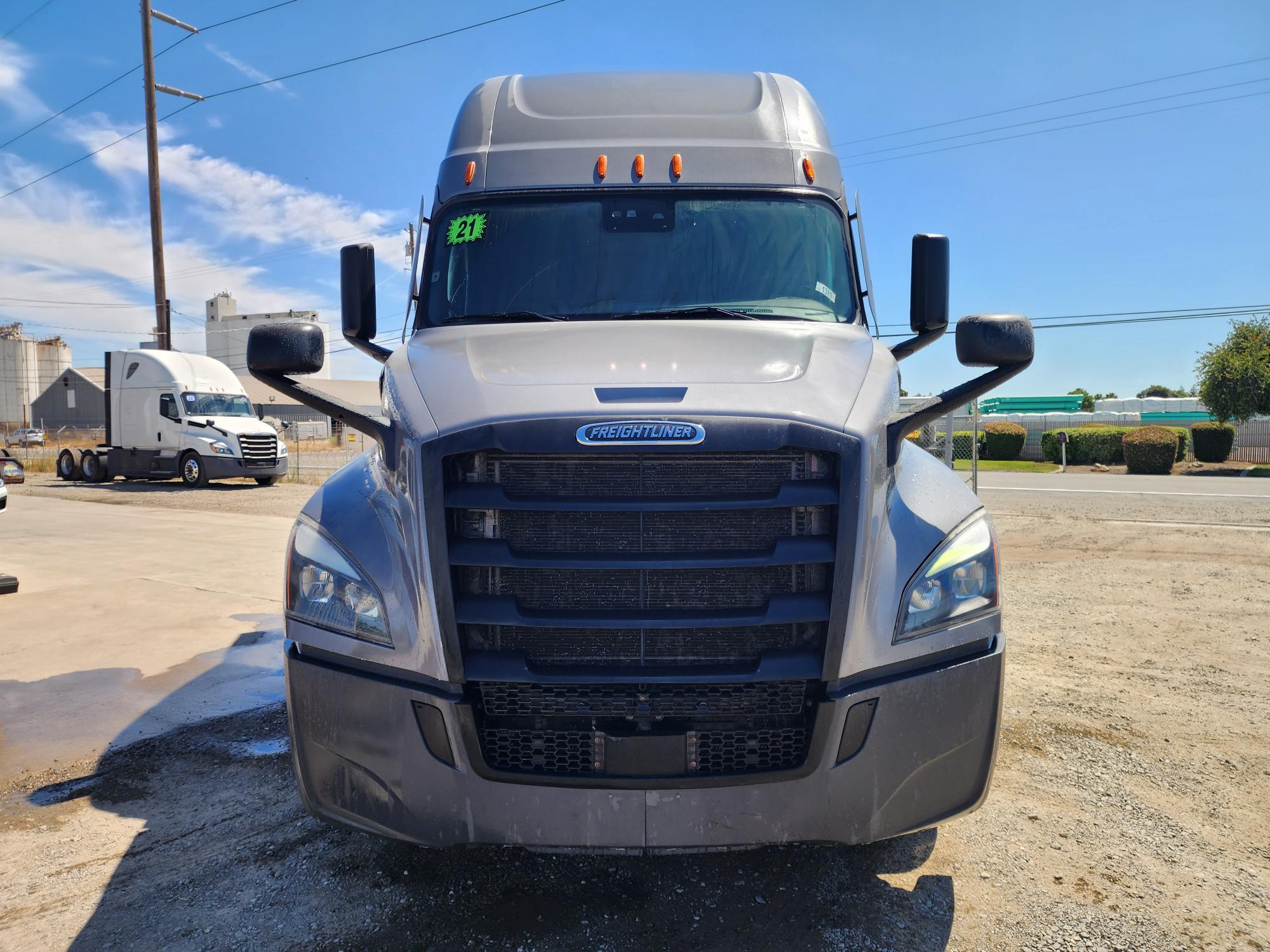 2021 FREIGHTLINER CASCADIA 126SLP - image 2