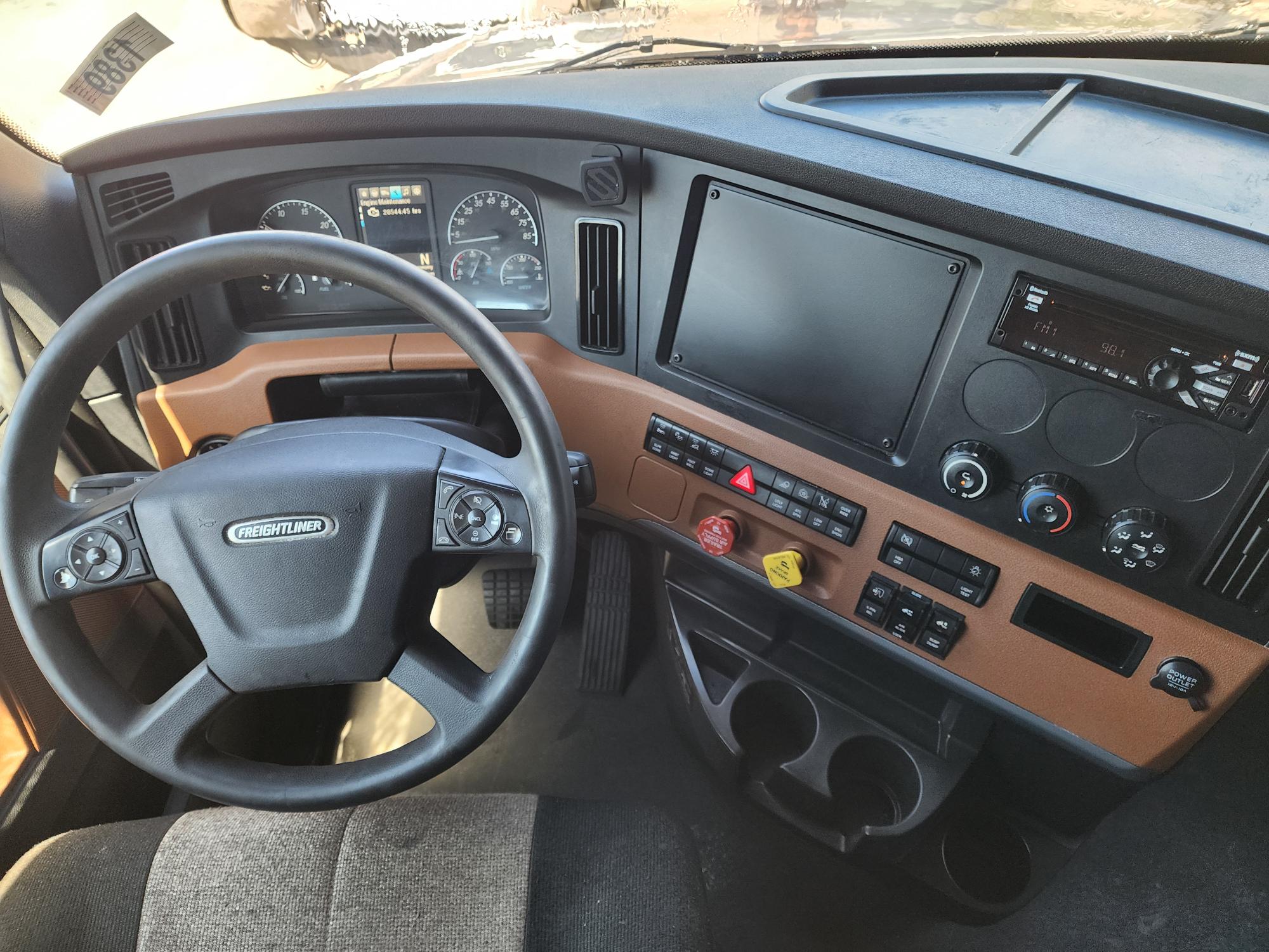 2021 FREIGHTLINER CASCADIA 126SLP - image 17