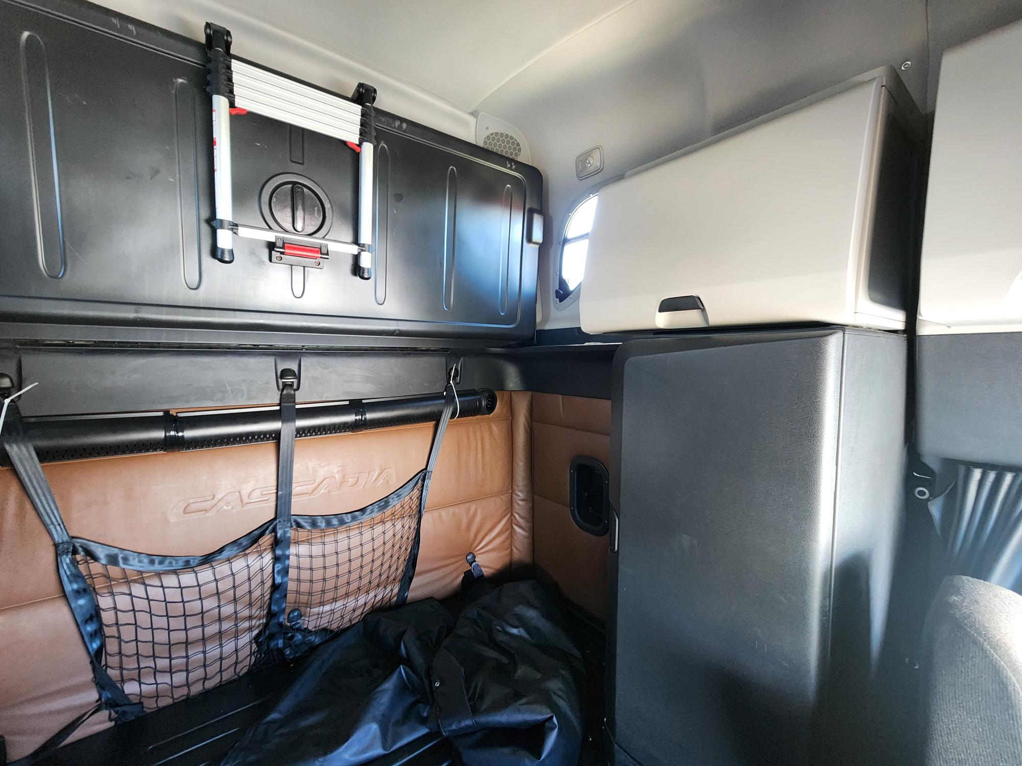 2021 FREIGHTLINER CASCADIA 126SLP - image 20