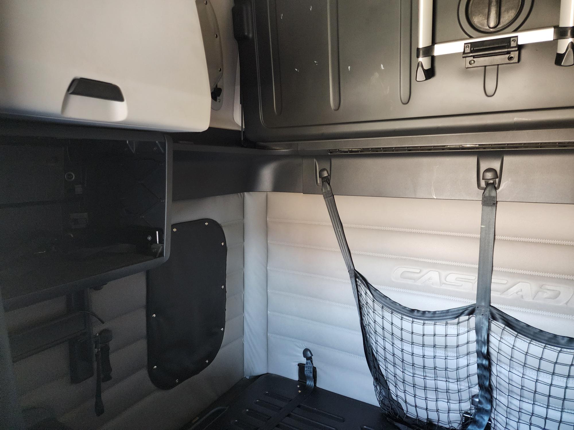 2020 FREIGHTLINER CASCADIA 126SLP - image 13