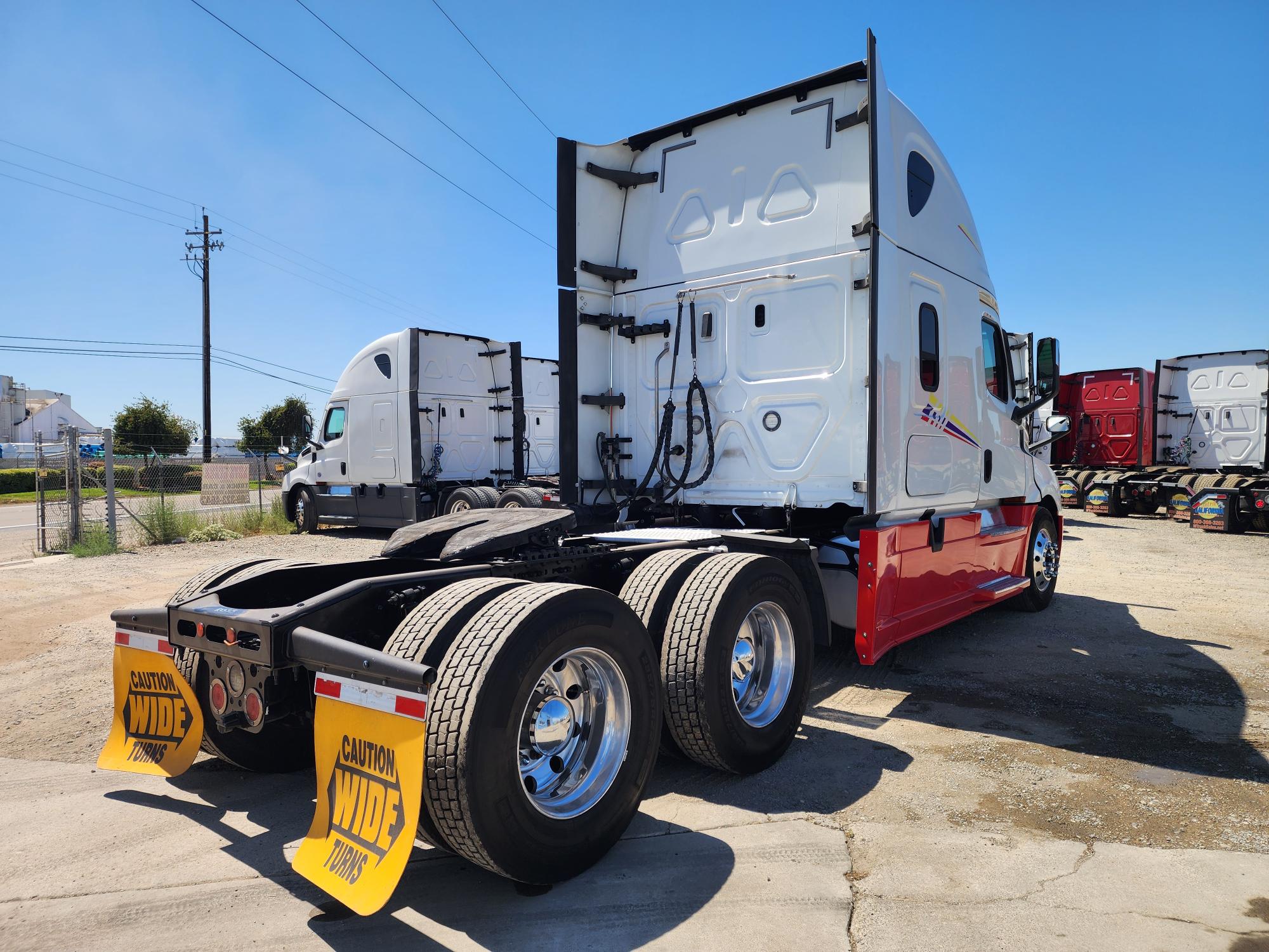 2020 FREIGHTLINER CASCADIA 126SLP - image 6