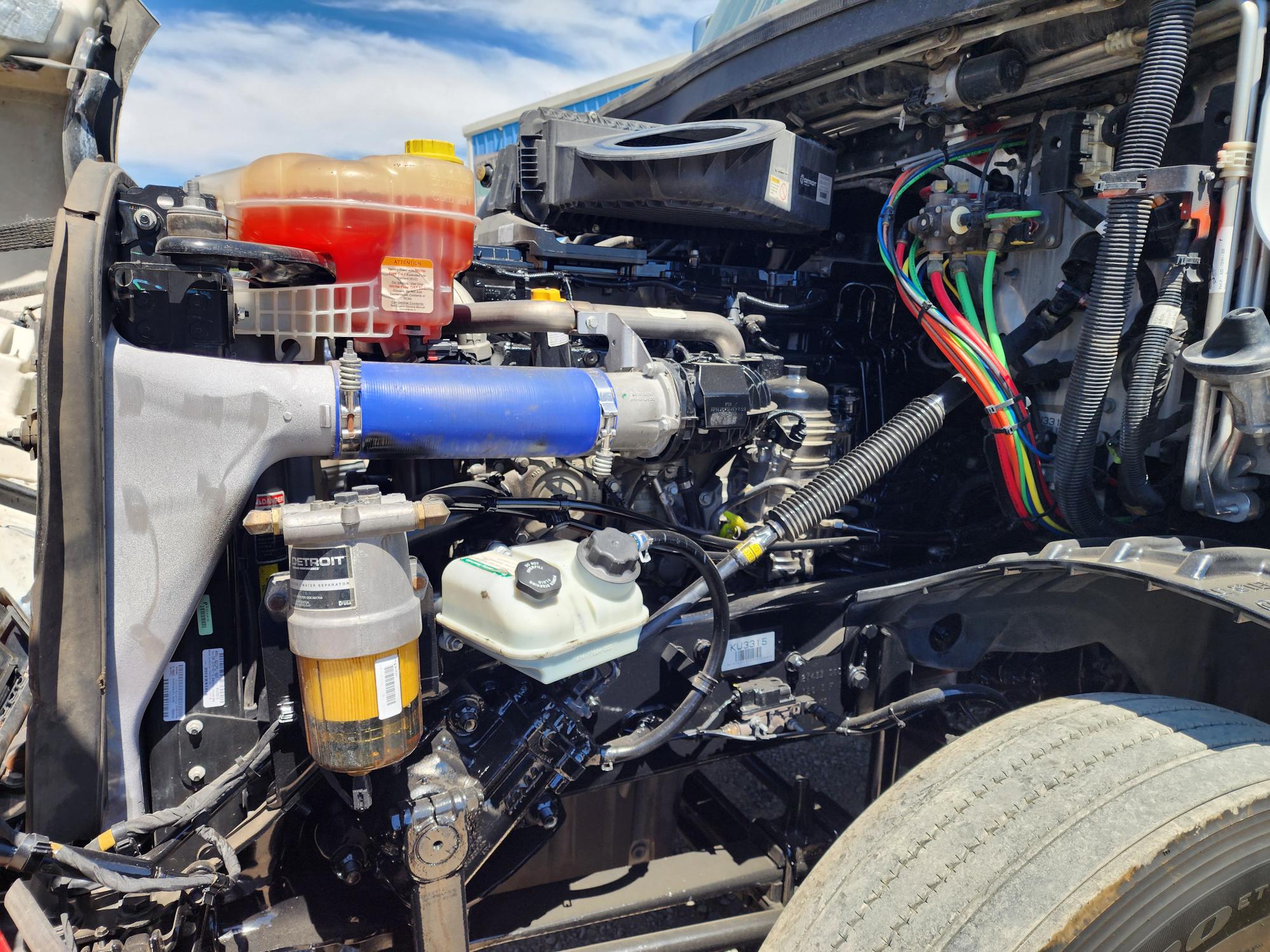 2020 FREIGHTLINER CASCADIA 126SLP - image 8