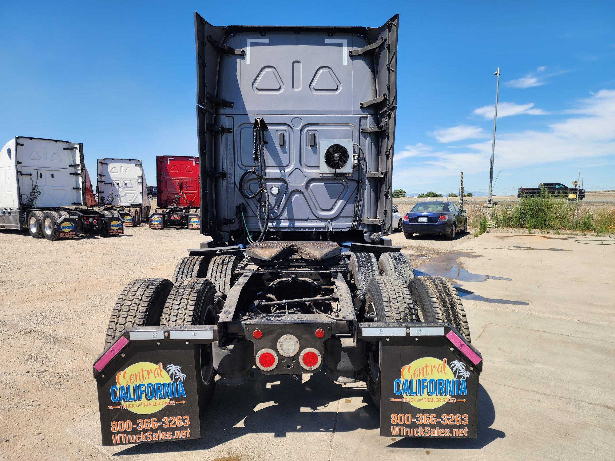 2021 FREIGHTLINER CASCADIA 126SLP - image 5