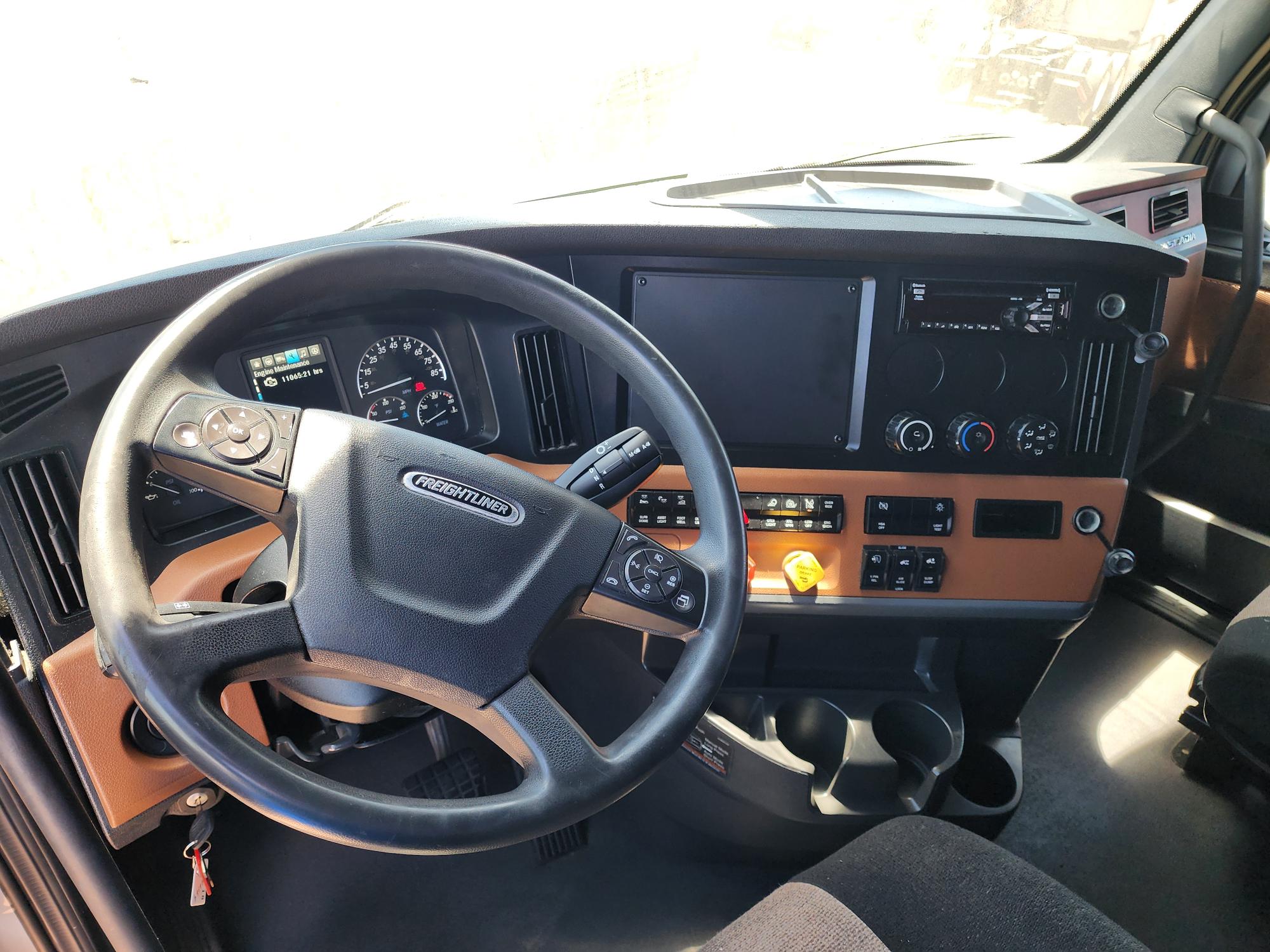 2021 FREIGHTLINER CASCADIA 126SLP - image 16