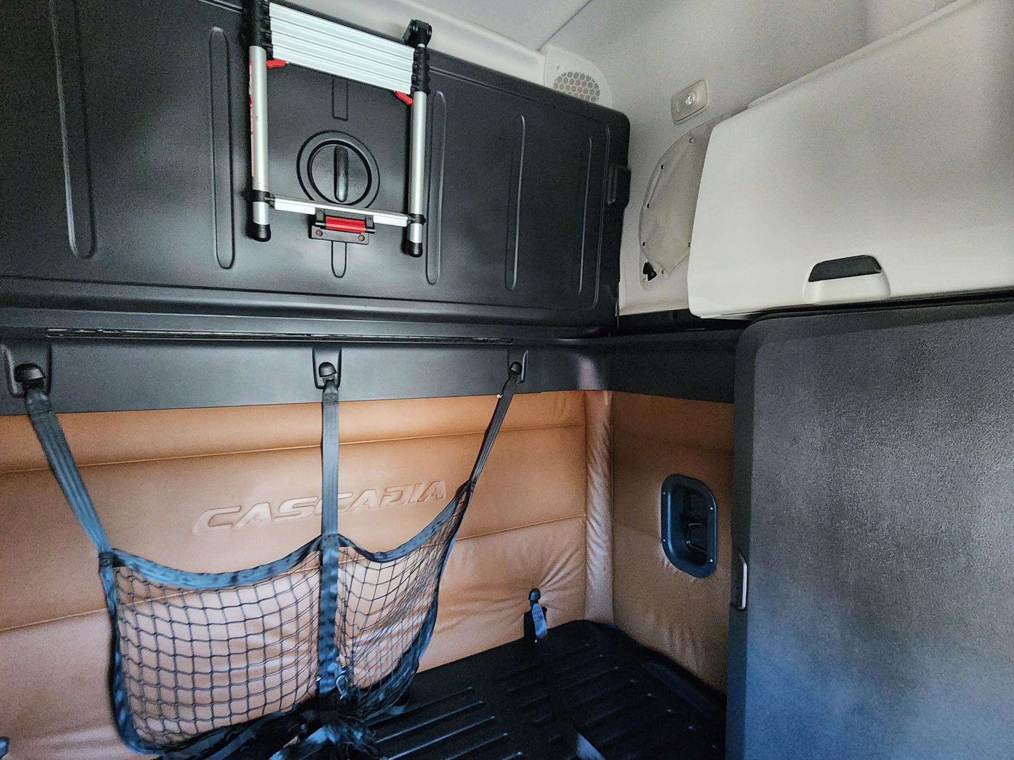 2021 FREIGHTLINER CASCADIA 126SLP - image 21