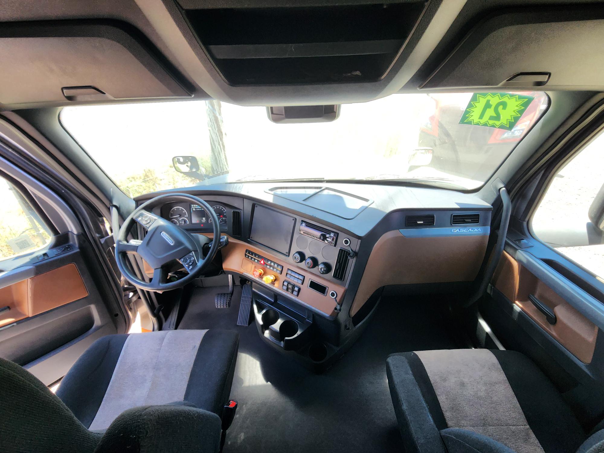 2021 FREIGHTLINER CASCADIA 126SLP - image 17