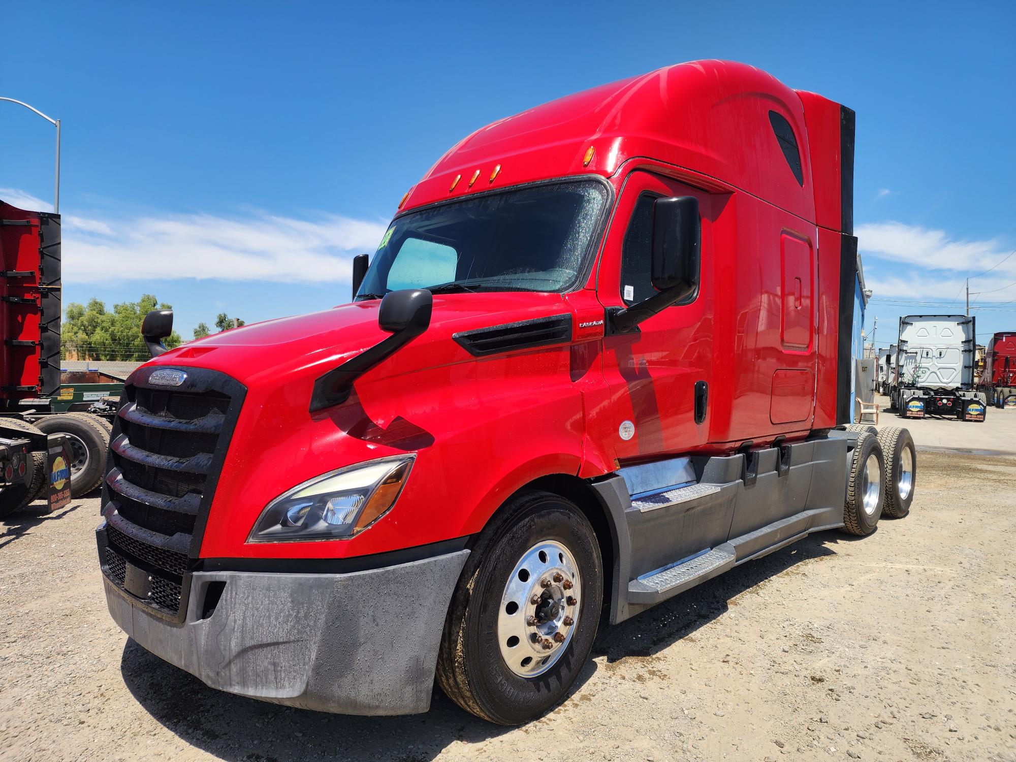 2020 FREIGHTLINER CASCADIA 126SLP - image 1