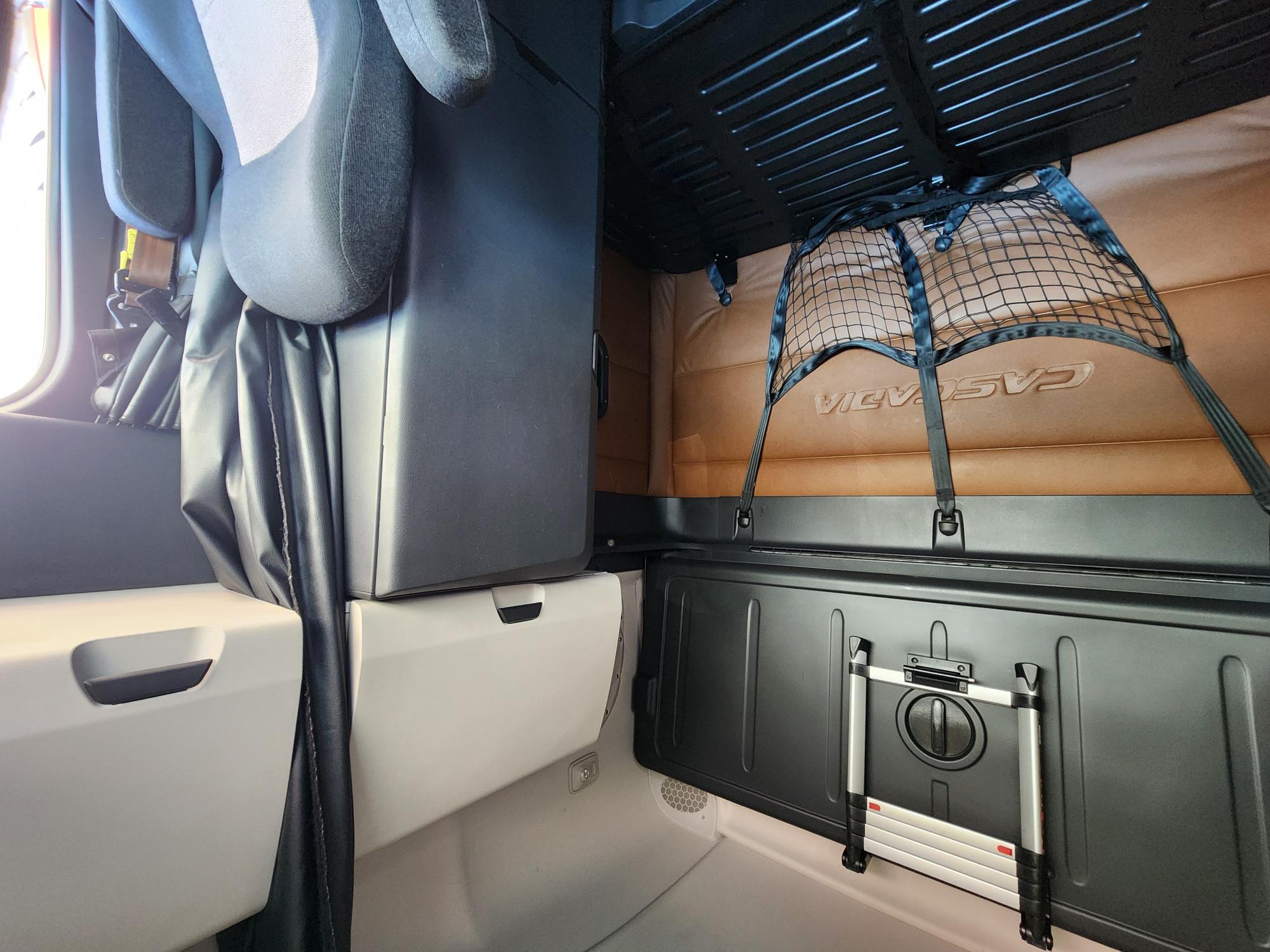 2020 FREIGHTLINER CASCADIA 126SLP - image 18