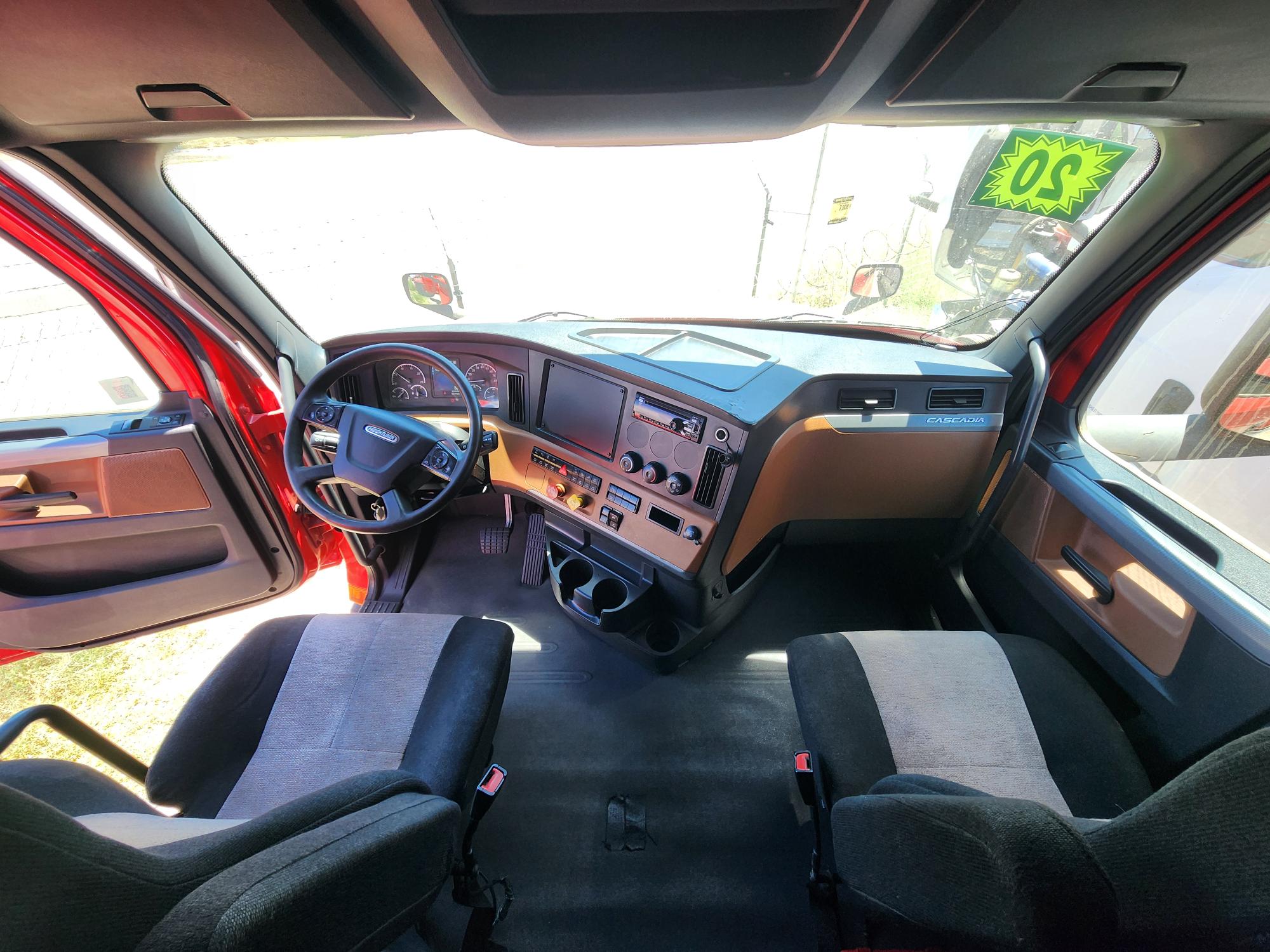 2020 FREIGHTLINER CASCADIA 126SLP - image 13