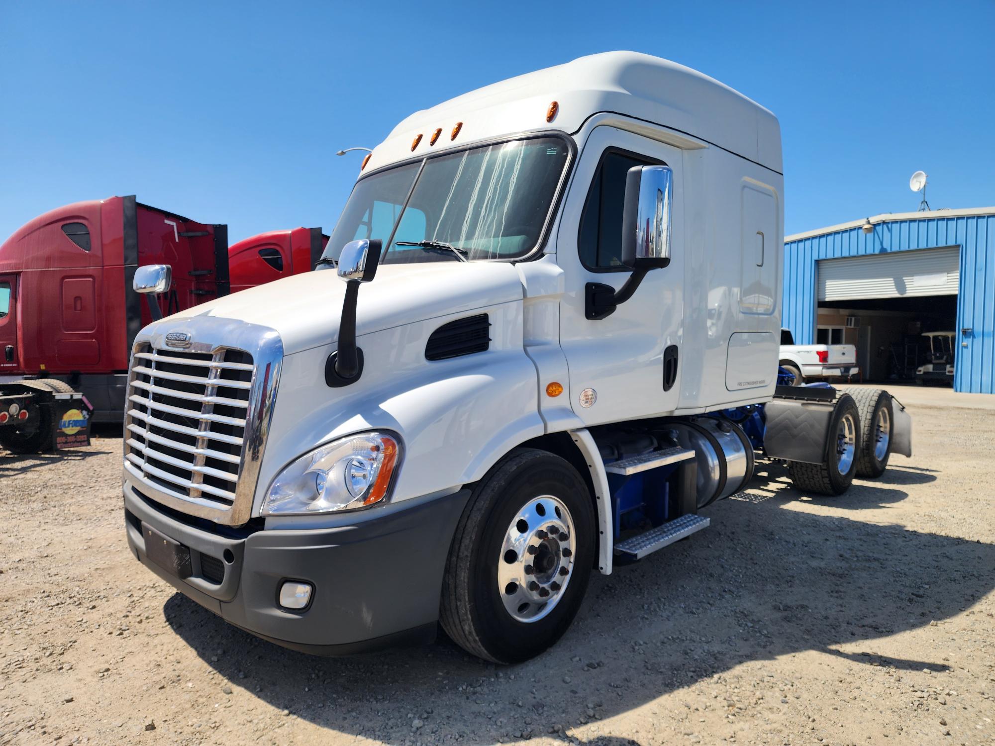 2019 FREIGHTLINER CASCADIA 113SLP - image 1
