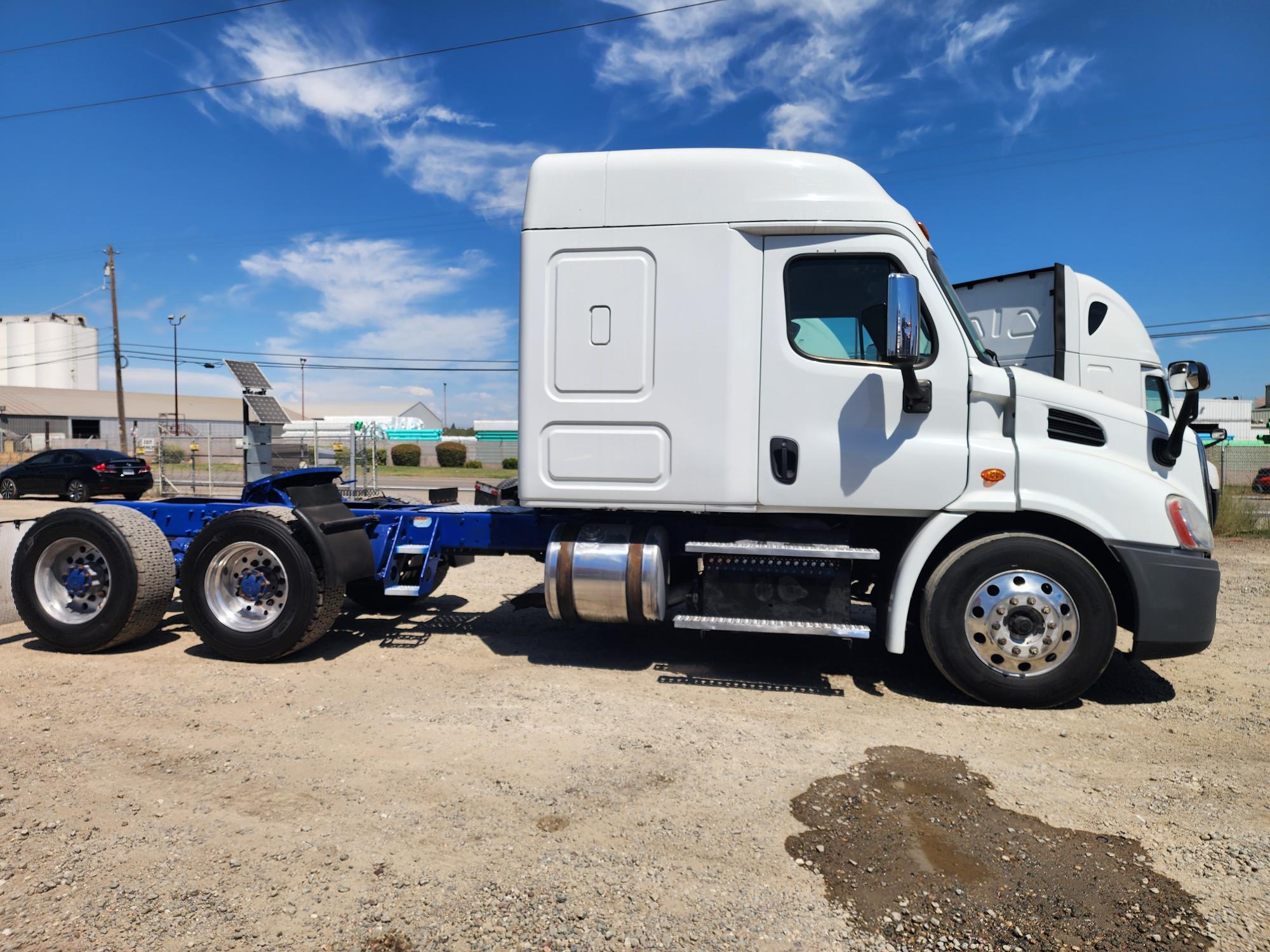 2019 FREIGHTLINER CASCADIA 113SLP - image 7