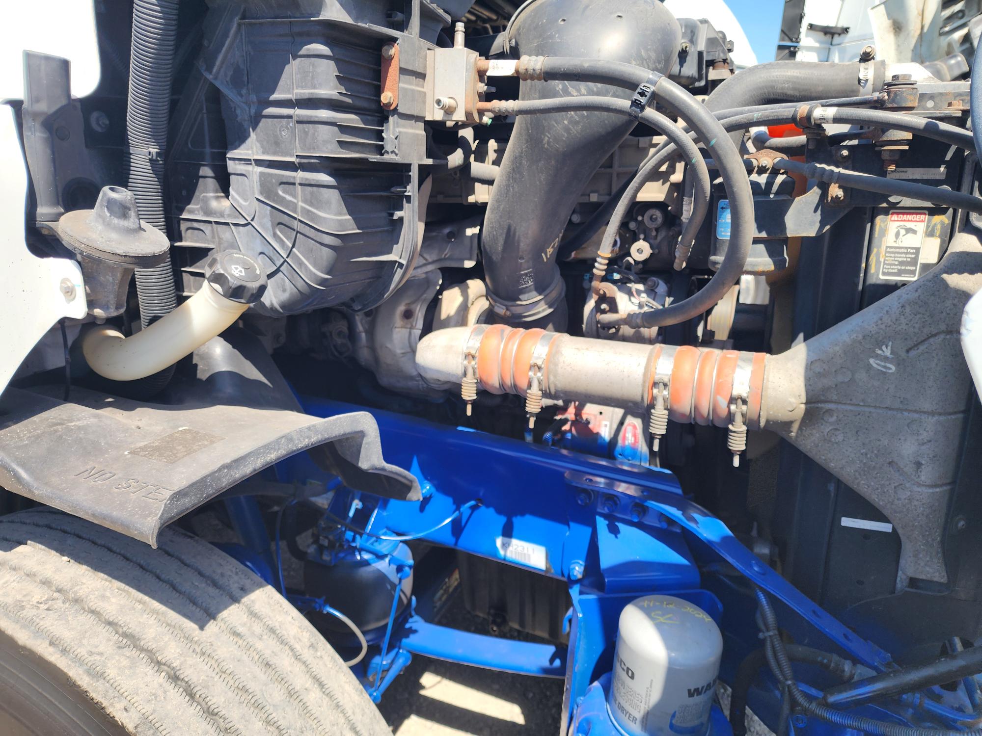 2019 FREIGHTLINER CASCADIA 113SLP - image 9