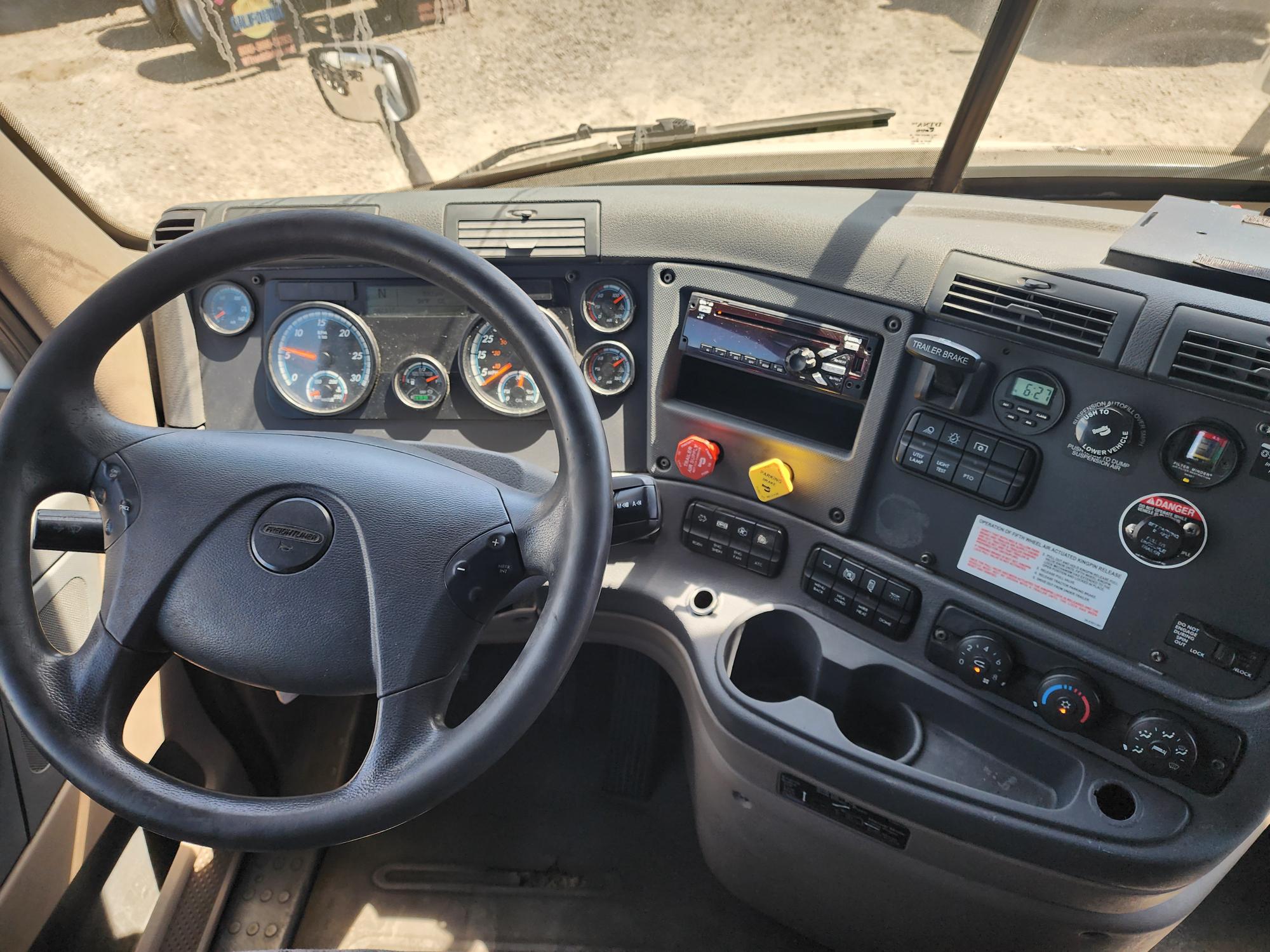 2019 FREIGHTLINER CASCADIA 113SLP - image 18