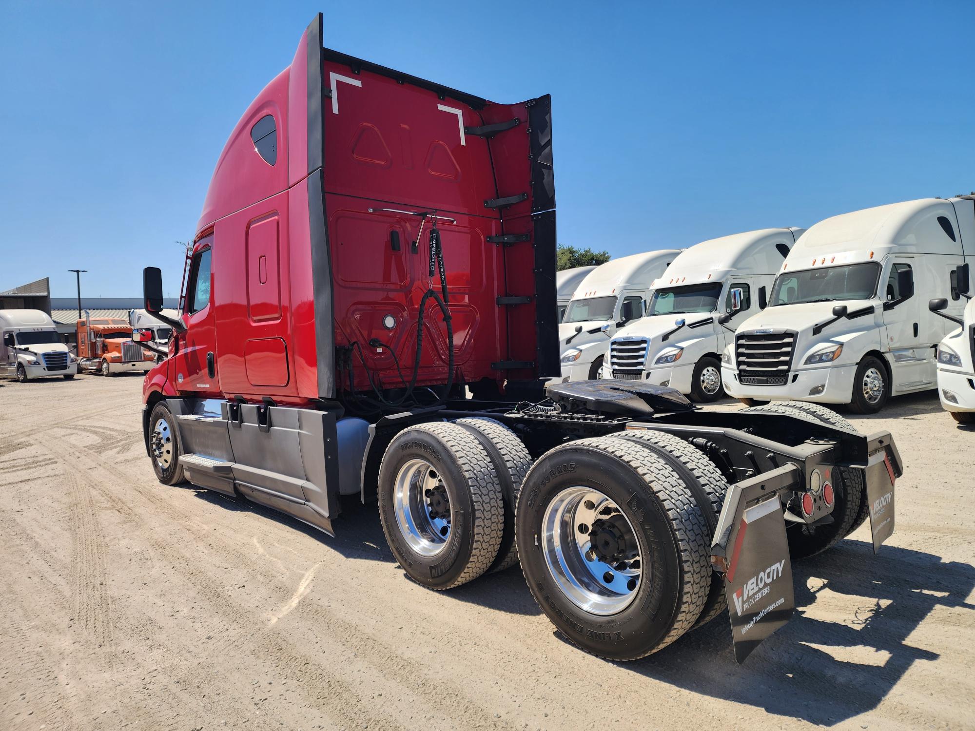 2020 FREIGHTLINER CASCADIA 126SLP - image 4