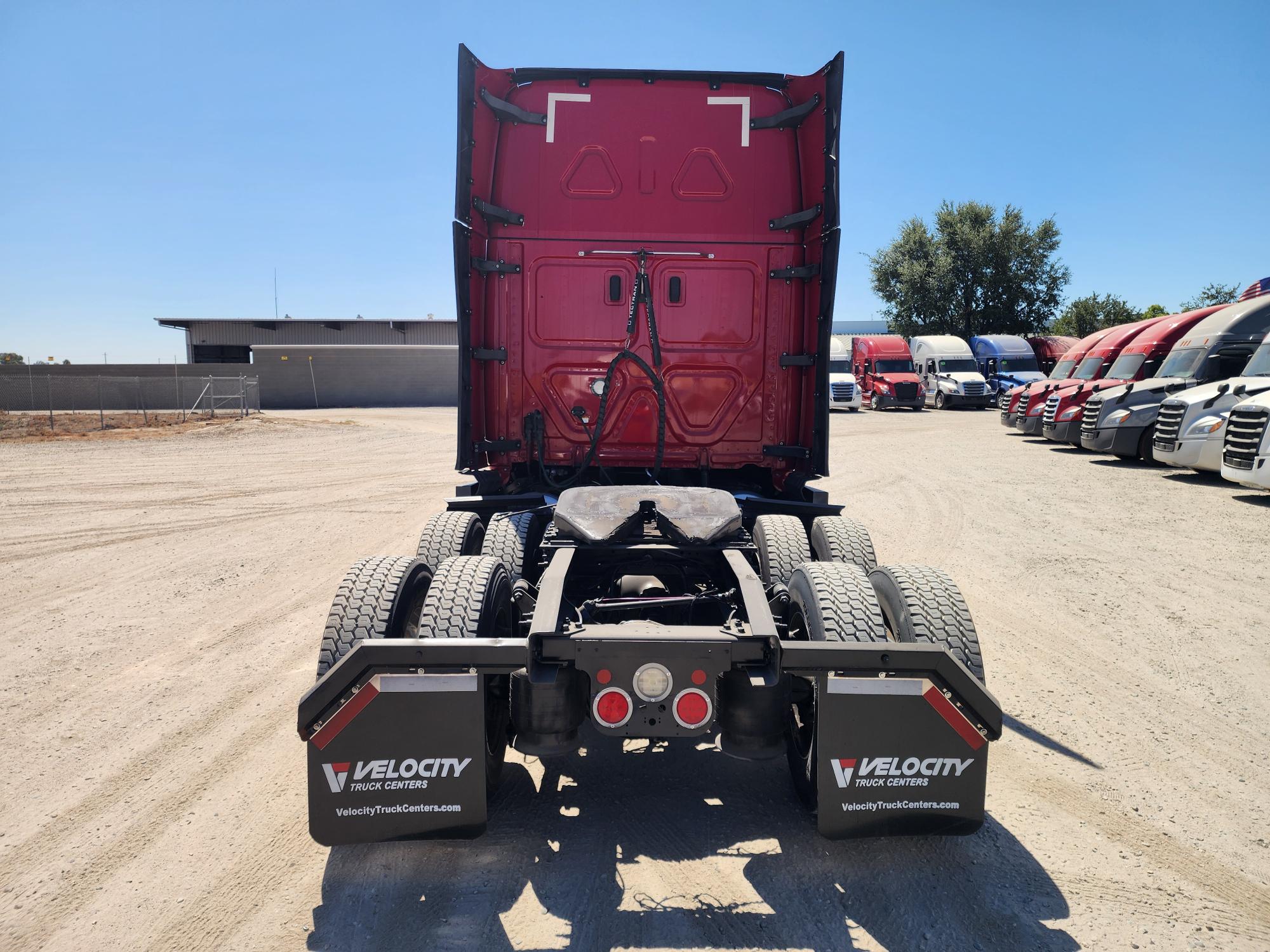 2020 FREIGHTLINER CASCADIA 126SLP - image 5