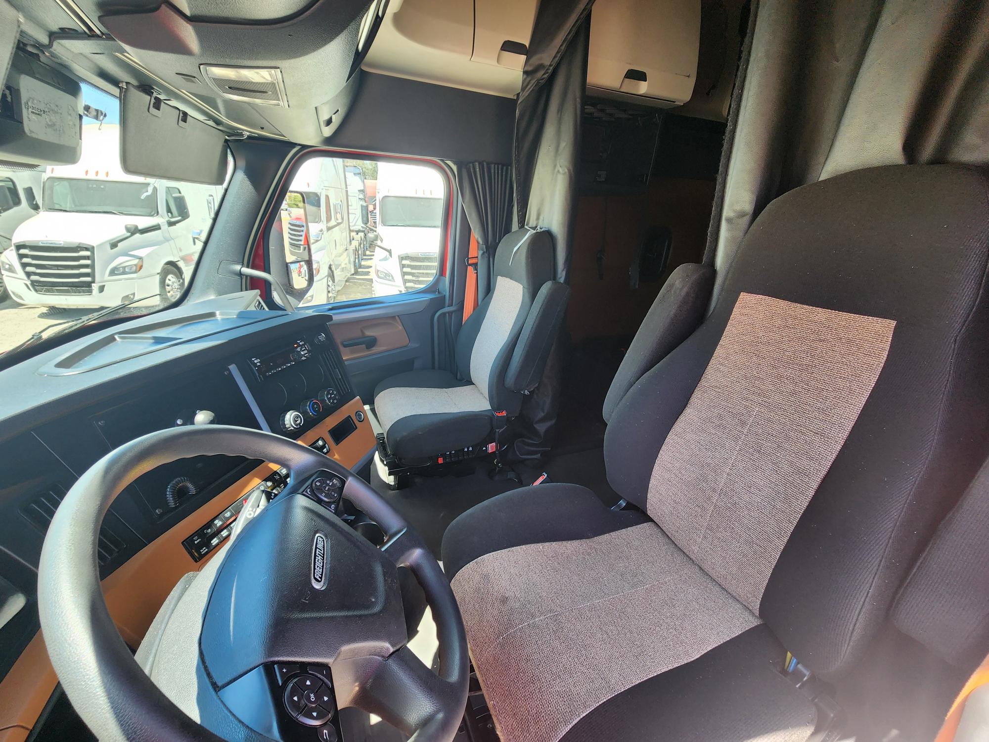 2020 FREIGHTLINER CASCADIA 126SLP - image 14