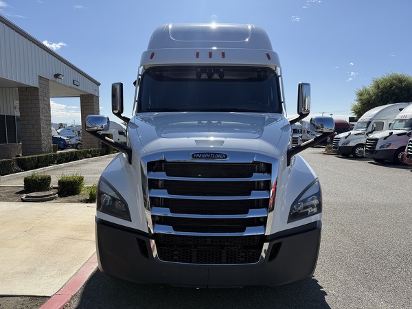 FREIGHTLINER CASCADIA 126SLP 2023