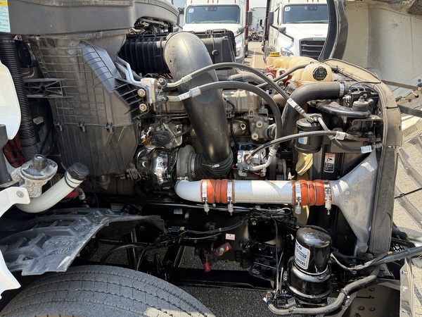 FREIGHTLINER CASCADIA 126SLP 2023