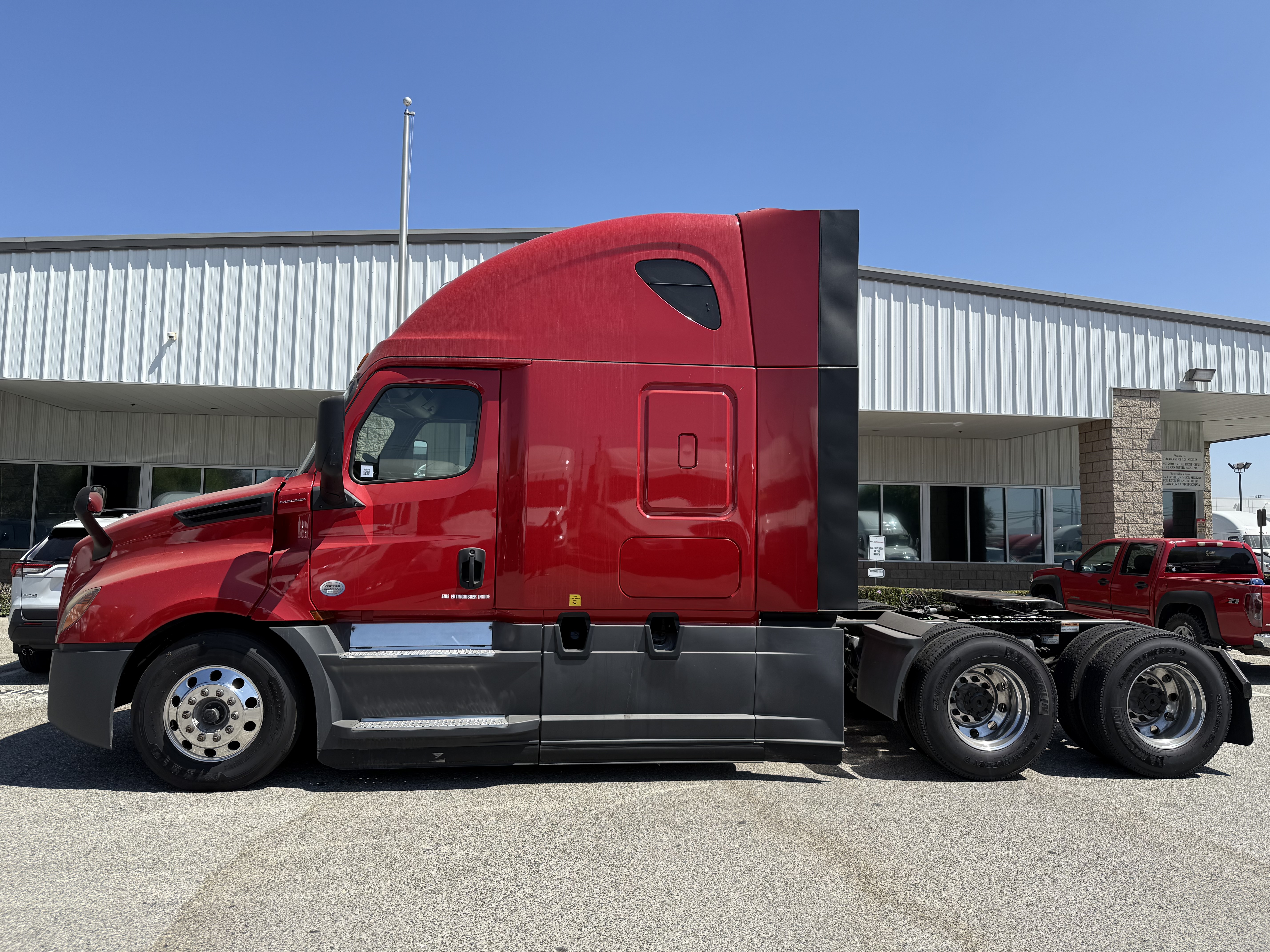 2020 FREIGHTLINER CASCADIA 126SLP - image 3