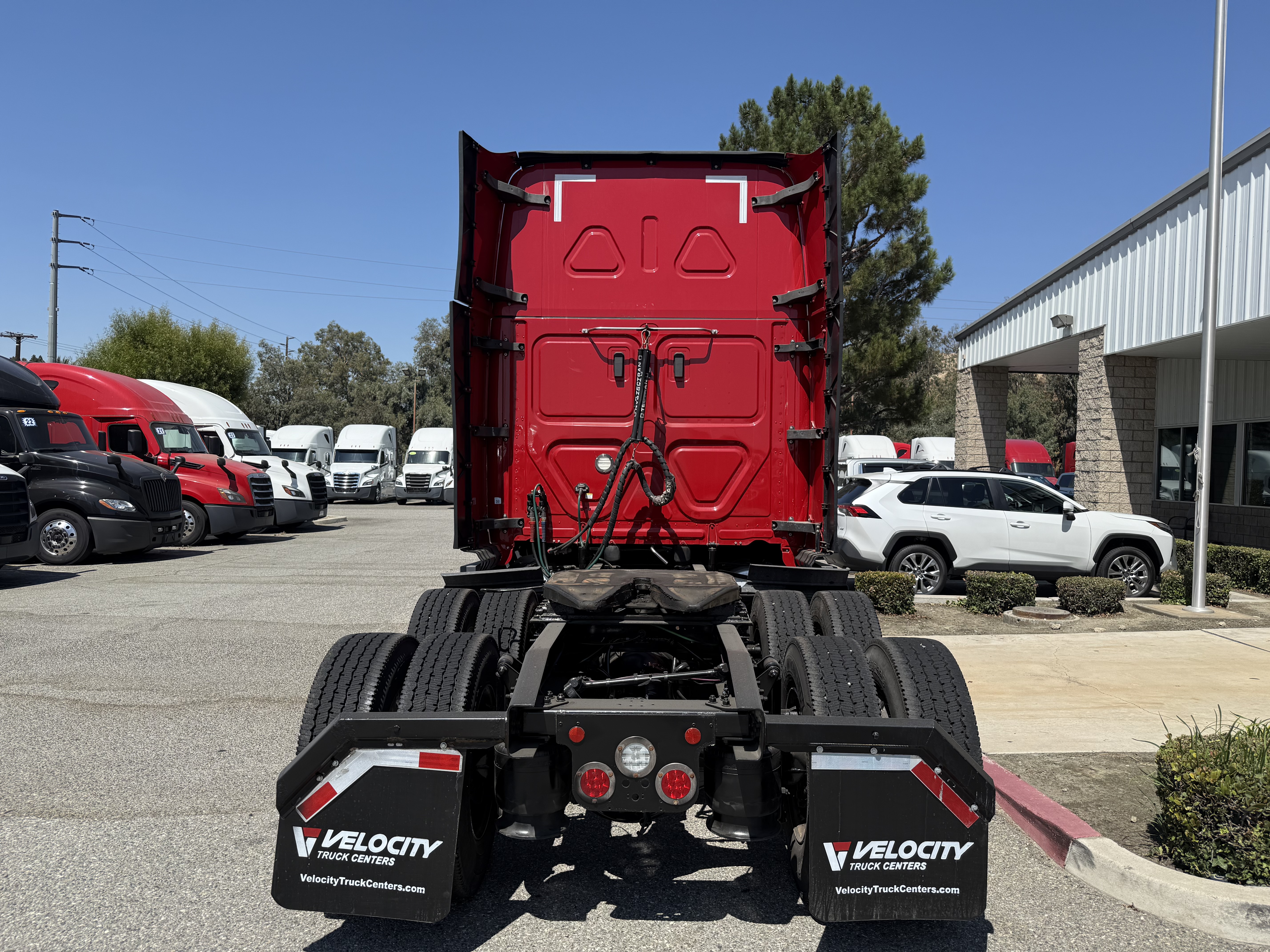 2020 FREIGHTLINER CASCADIA 126SLP - image 5