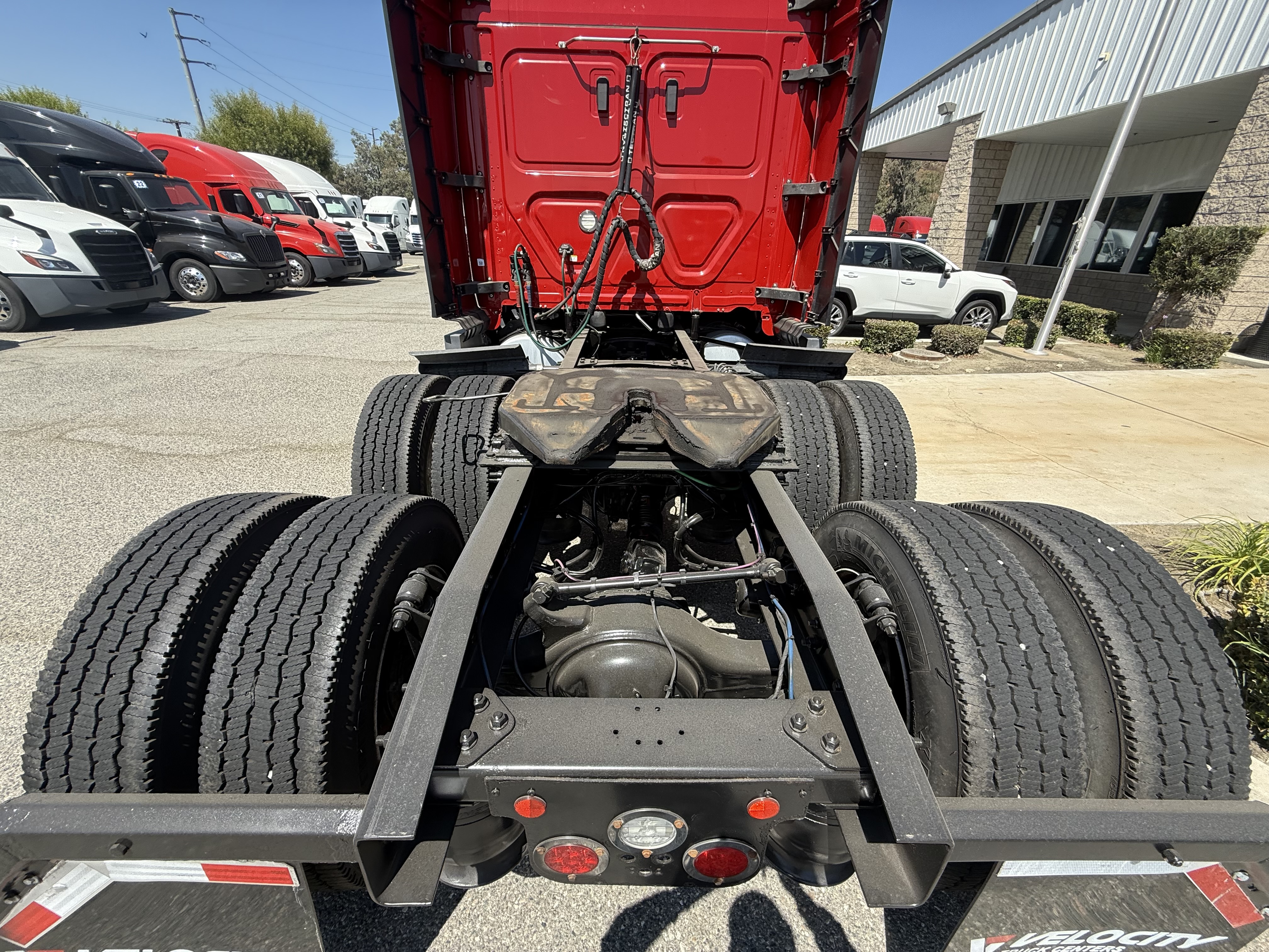 2020 FREIGHTLINER CASCADIA 126SLP - image 6