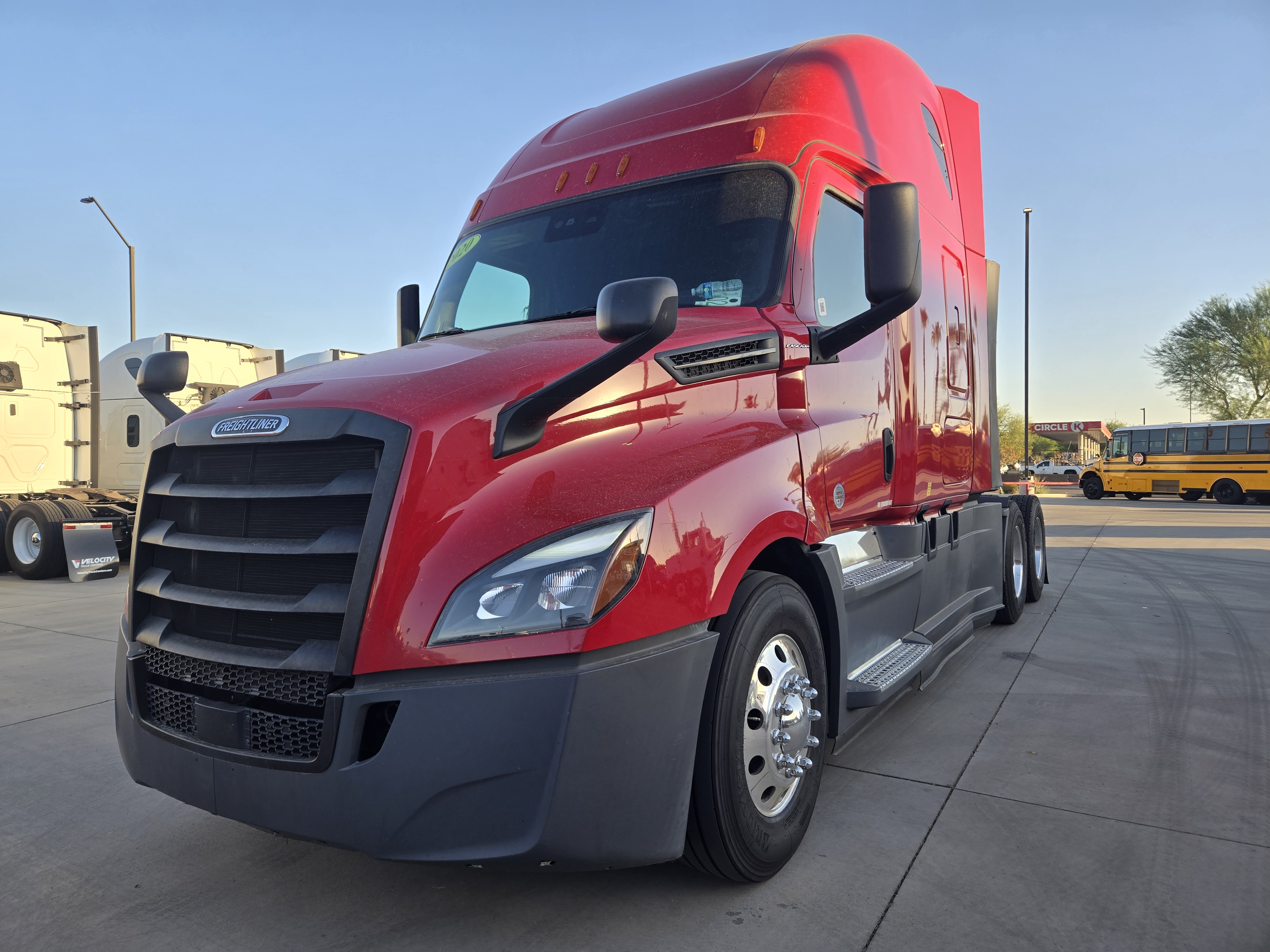 2020 FREIGHTLINER CASCADIA 126SLP - image 1