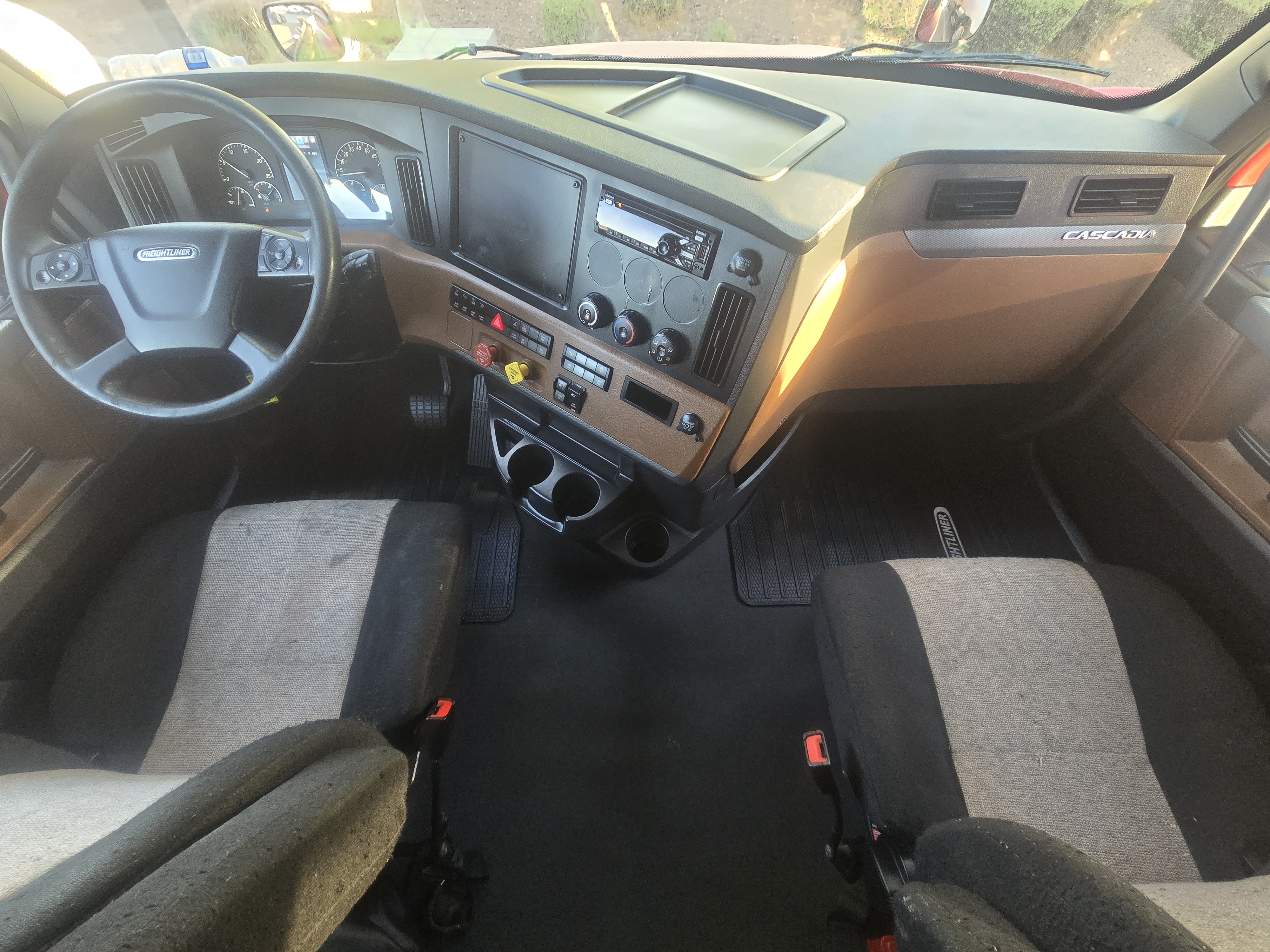 2020 FREIGHTLINER CASCADIA 126SLP - image 17