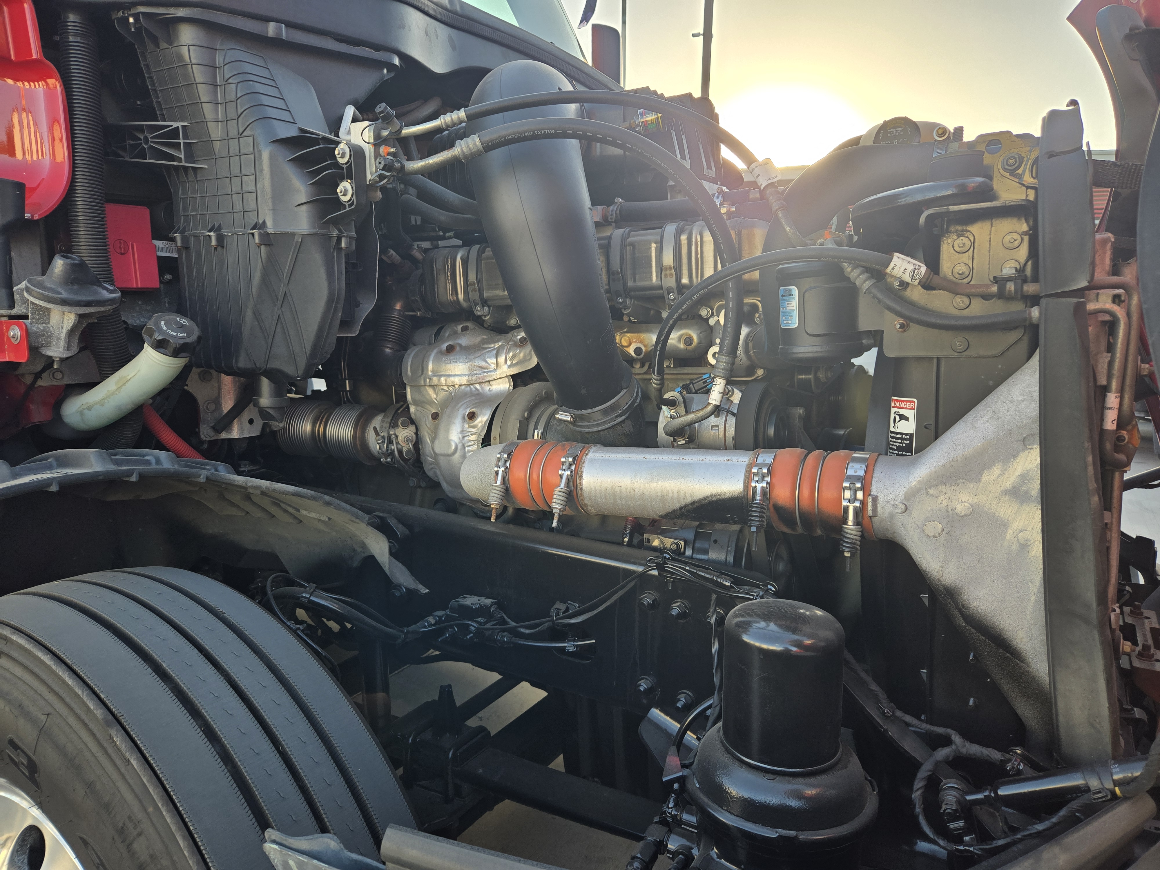 2020 FREIGHTLINER CASCADIA 126SLP - image 10